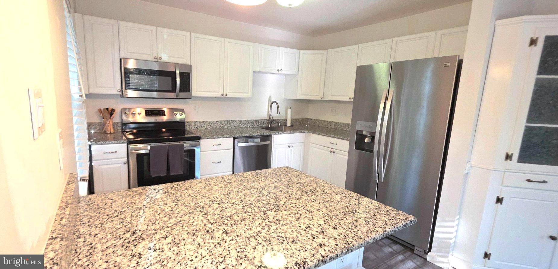 ELIZABETHS LANDING - Residential