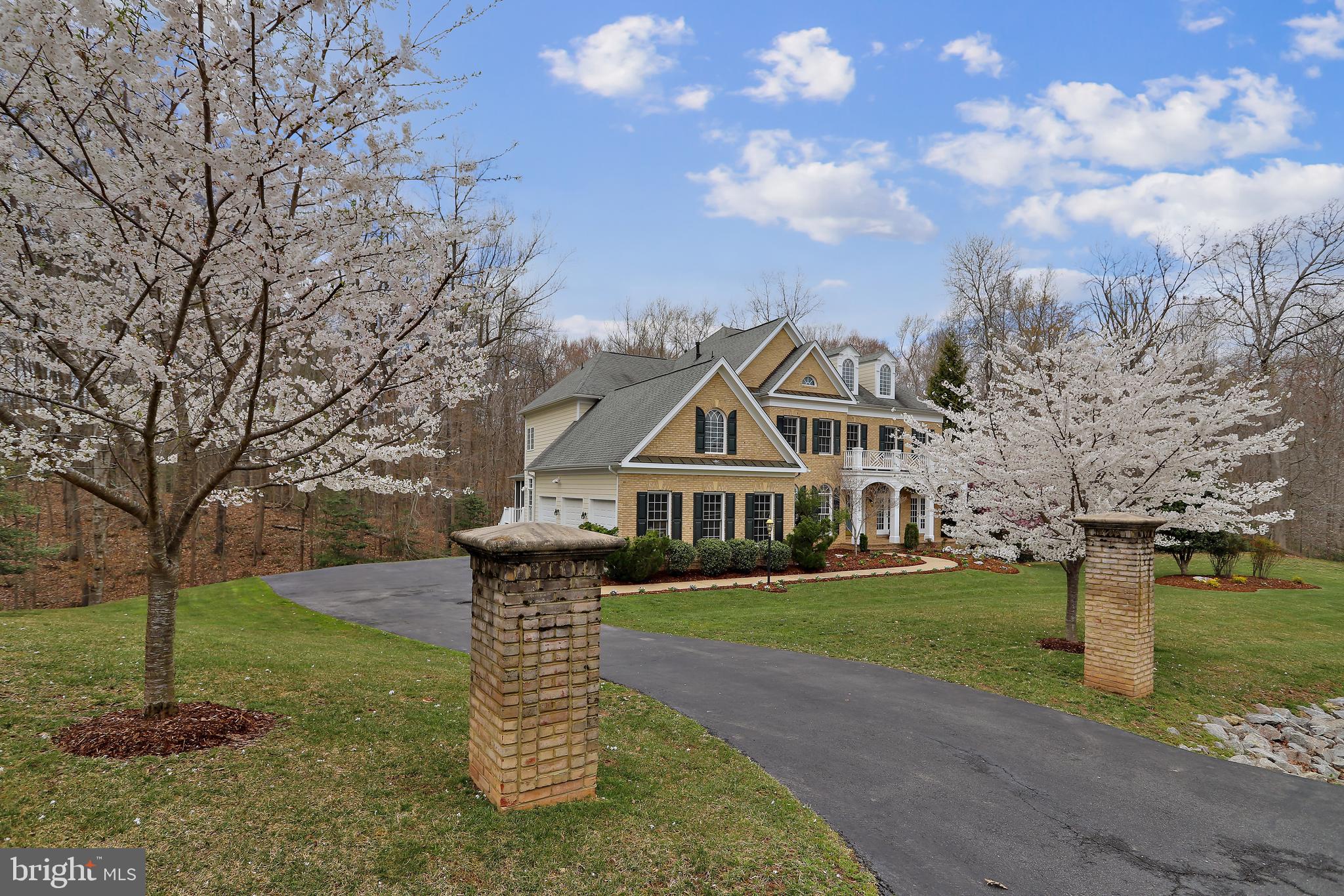 RIVER FALLS - Residential