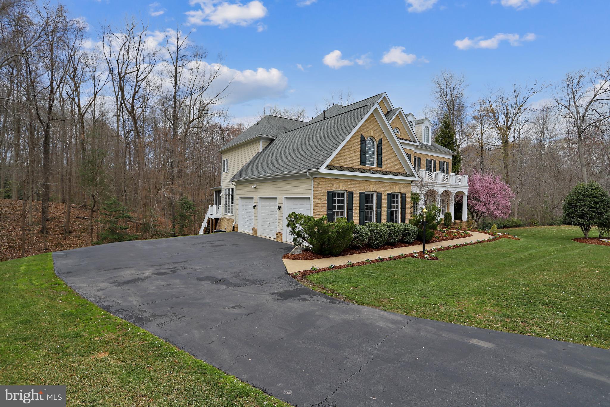 RIVER FALLS - Residential