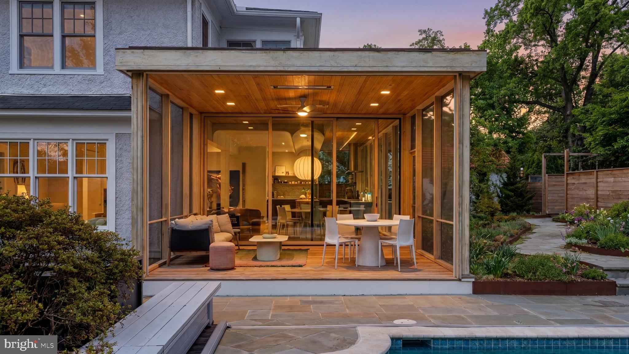 CLEVELAND PARK - Residential