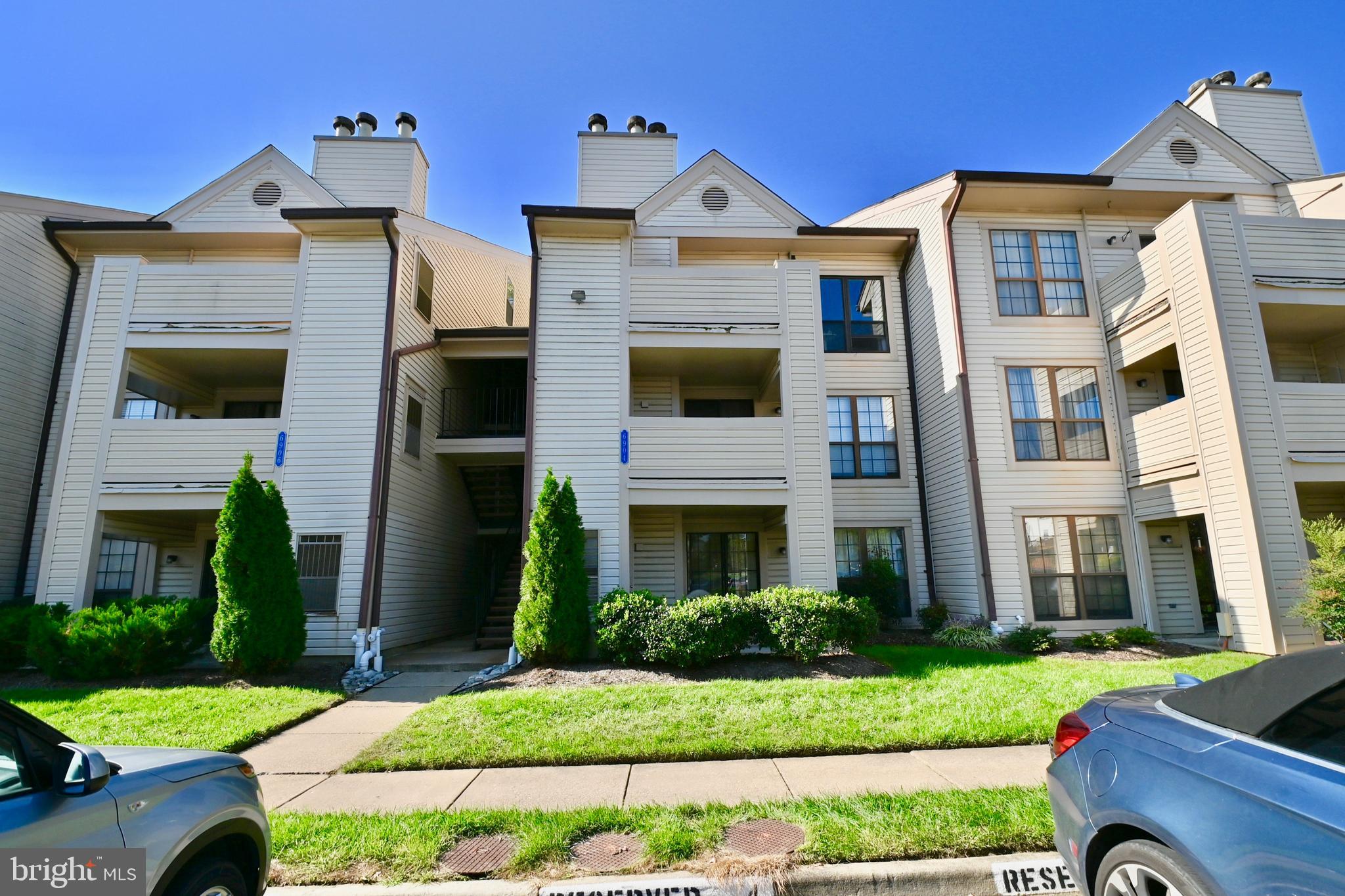 VICTORIA CROSSINGS AT MANCHESTER LAKES - Residential