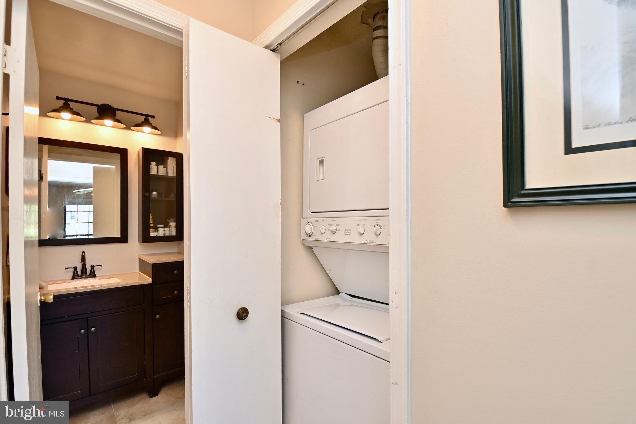 VICTORIA CROSSINGS AT MANCHESTER LAKES - Residential
