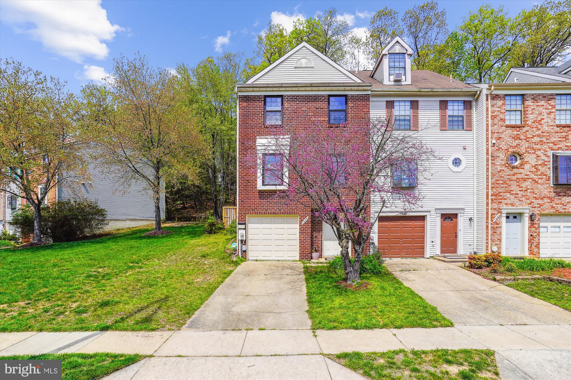 LAUREL LAKES - Residential