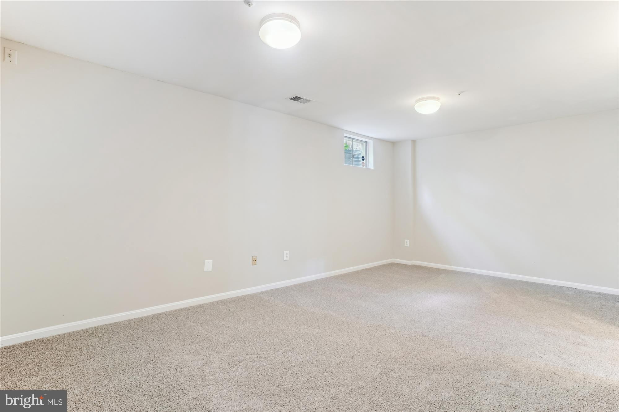 LAUREL LAKES - Residential