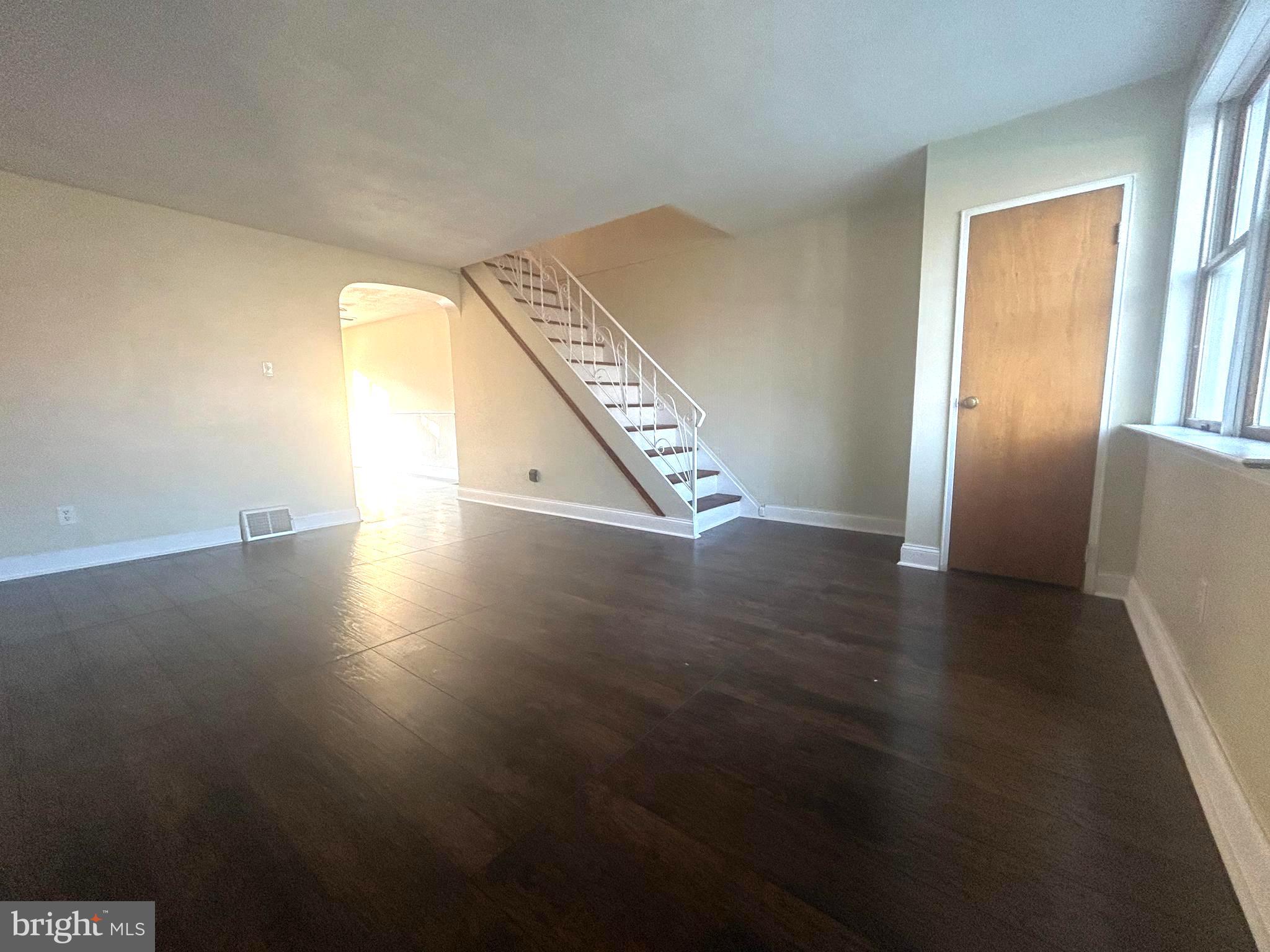 UPPER HOLMESBURG - Residential