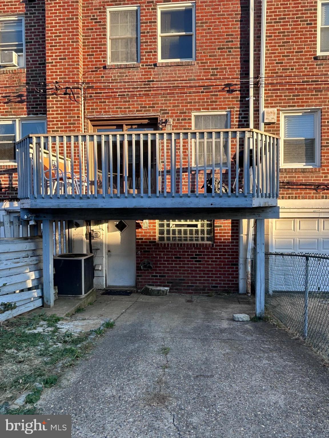 UPPER HOLMESBURG - Residential
