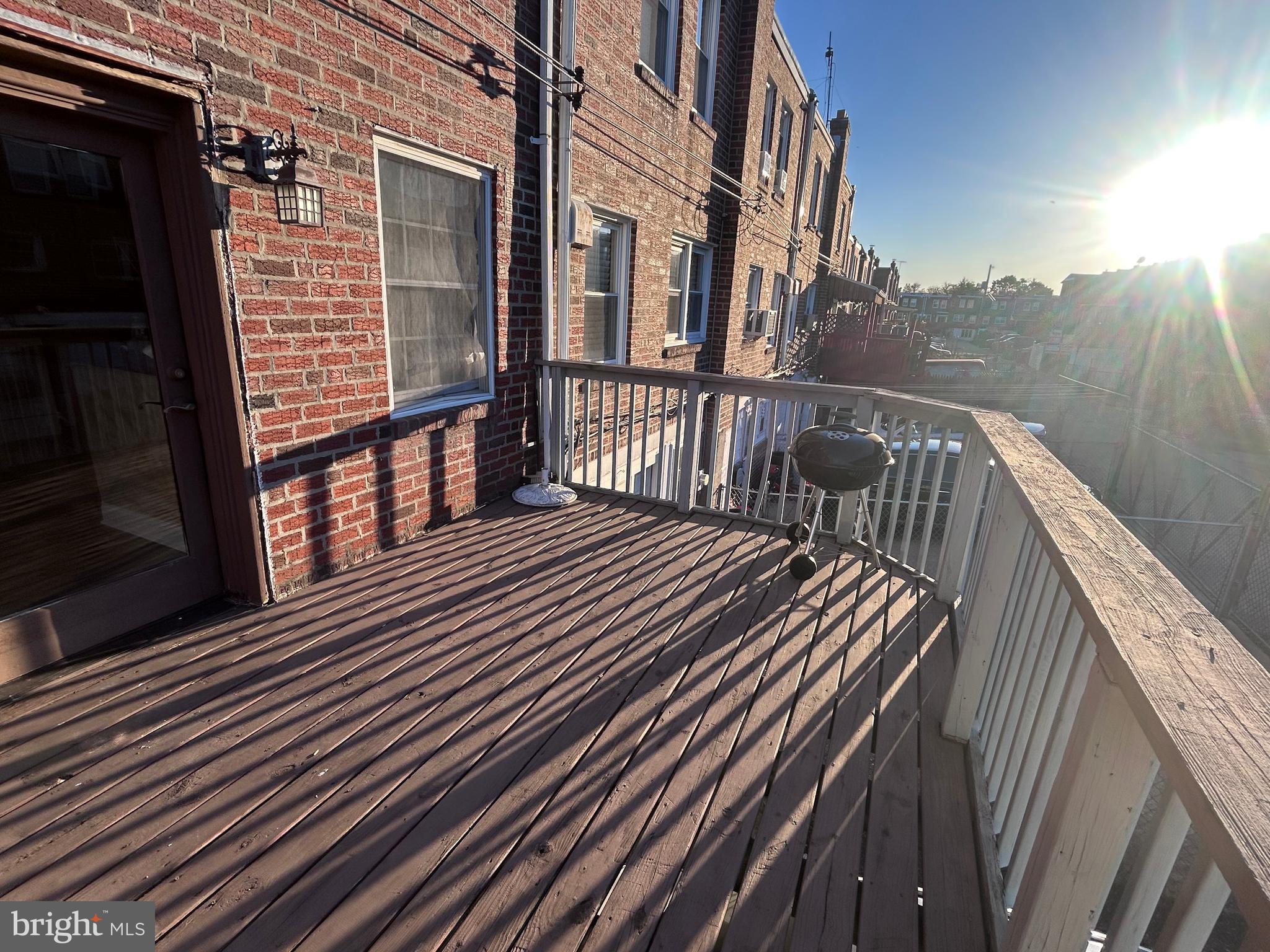 UPPER HOLMESBURG - Residential