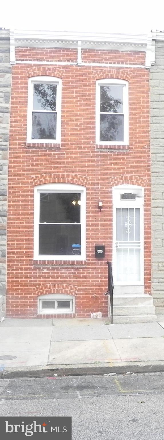 Beautifully renovated Baltimore City row home,, stainless steel appliances, granite counter tops, first floor laundry and powder room, renovated upstairs bath, finished basement with full bathroom, fenced in rear yard.  Minutes away from the stadiums, restaurants, University of Maryland and the Harbor.  Definitely a must see. Water included in rental price.