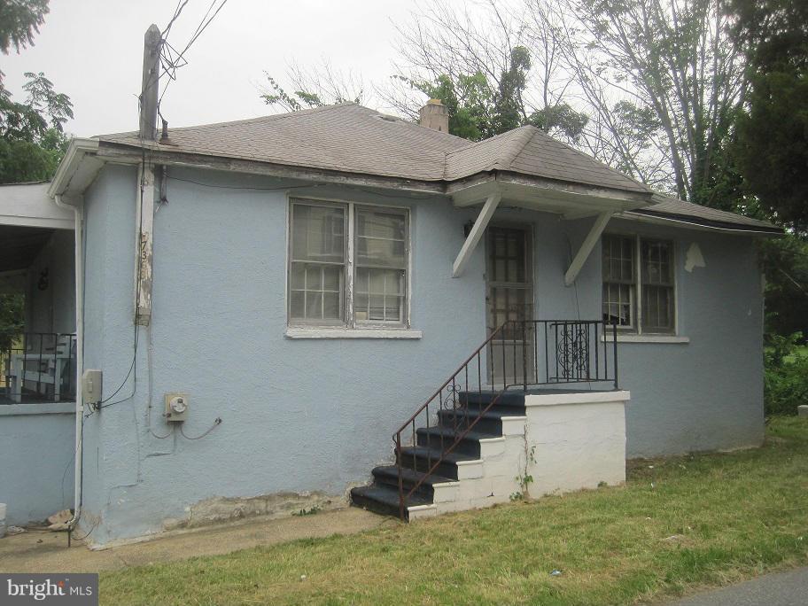 CEDAR MANOR - Residential