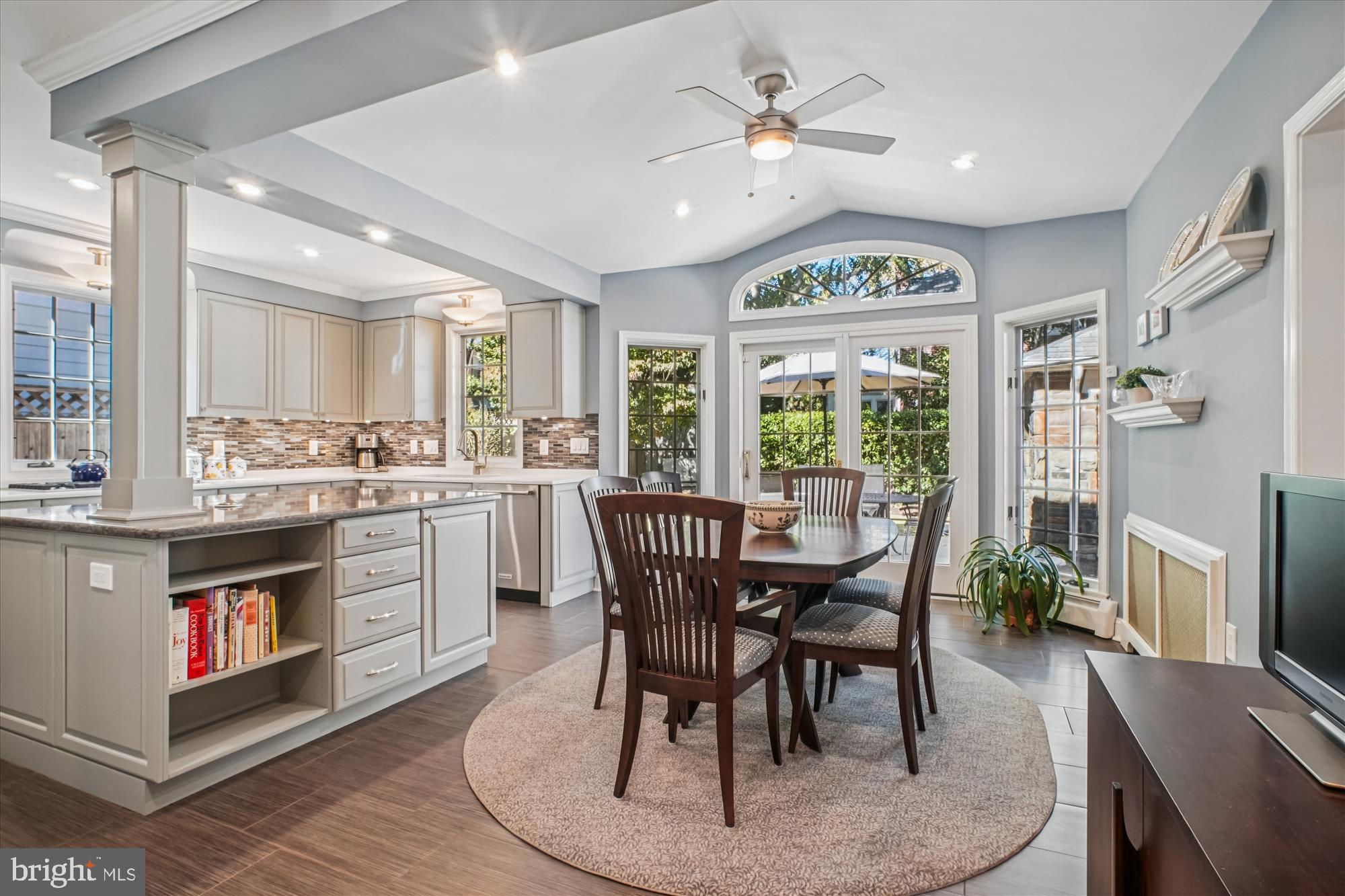 BRADLEY HILLS - Residential