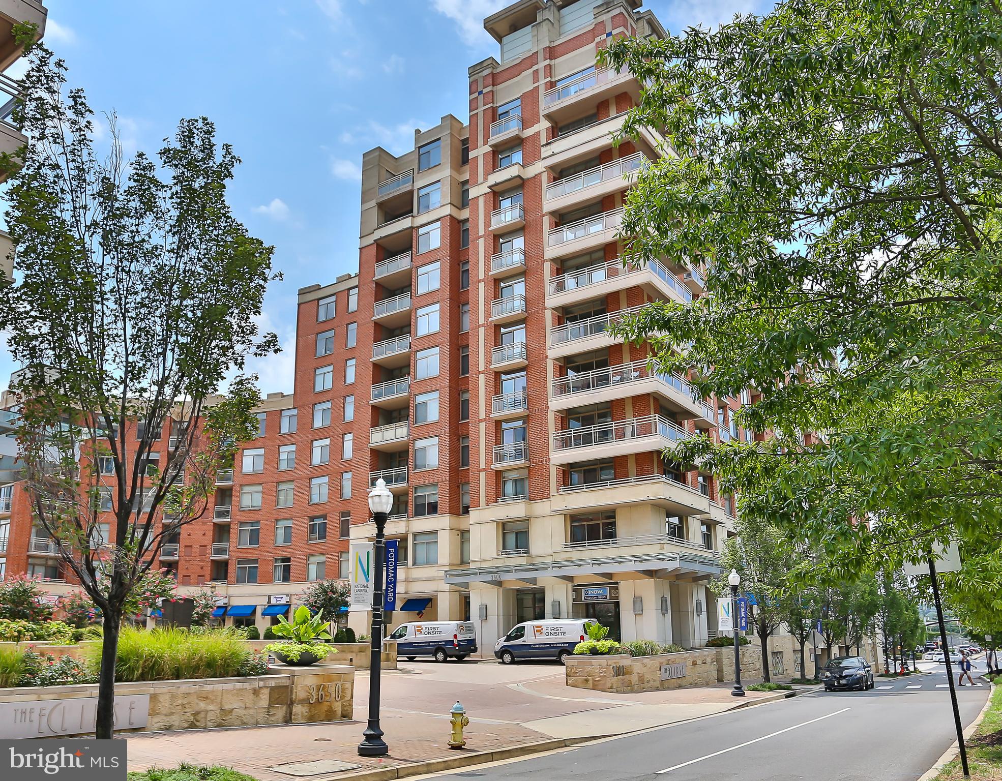 ECLIPSE ON CENTER PARK - Residential
