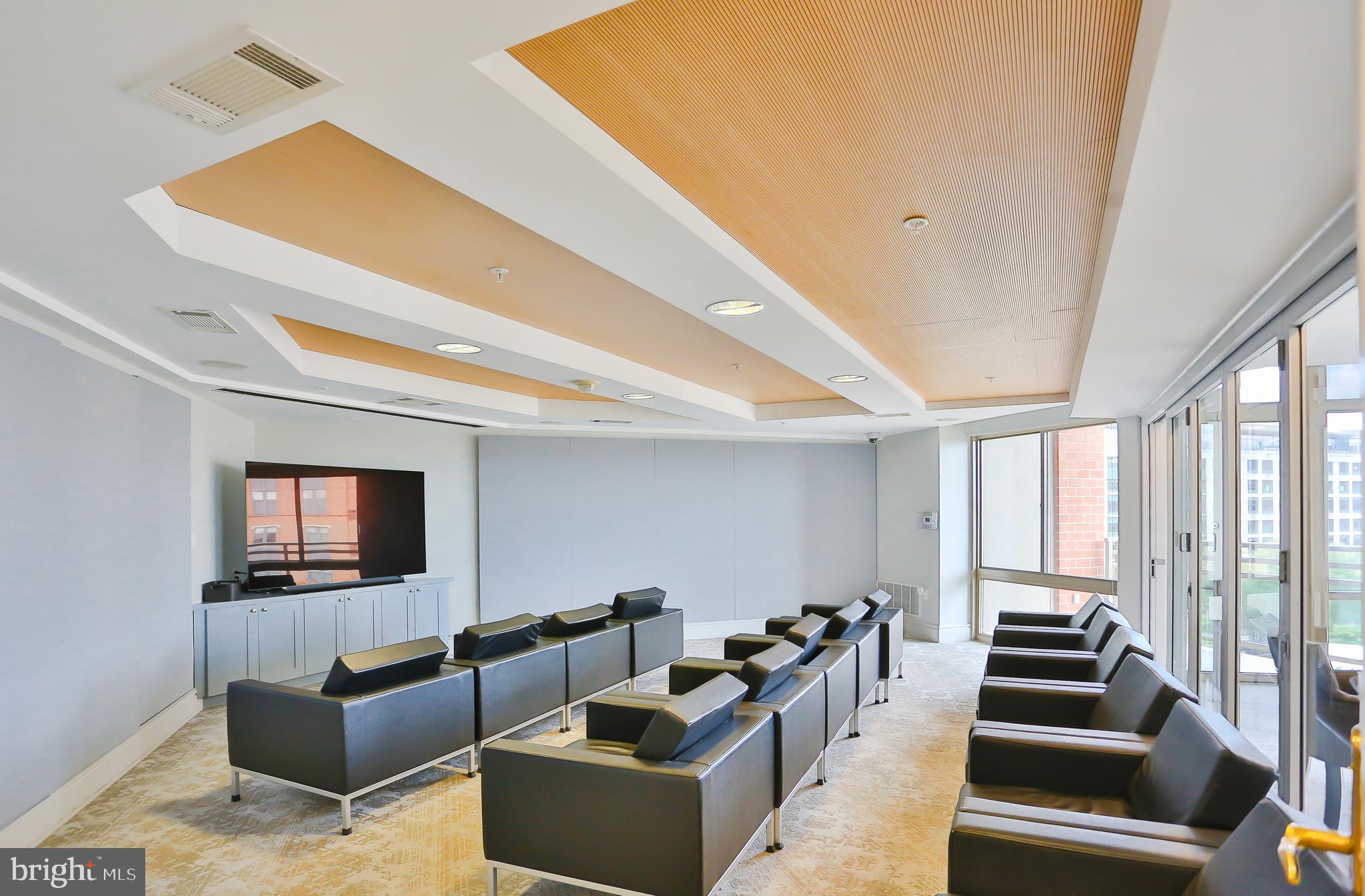 ECLIPSE ON CENTER PARK - Residential