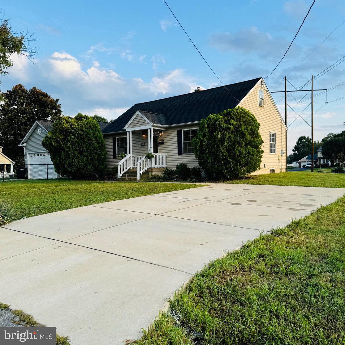 Beautiful Well cared bungalow in the city of Fredericksburg !! Roof  replaced 2019 and renovated kitchen! Conveys with 2 adjacent city lots for an extra large yard . Large concrete driveway! Stainless steel appliances, Granite counters, farmhouse sink, exposed brick chimney, new flooring in the kitchen/dining area. Full basement unfinished that is fantastic for storage! Large patio for grilling and enjoying the large yard! Shed conveys to knew owners! Washer/Dryer conveys with the house.