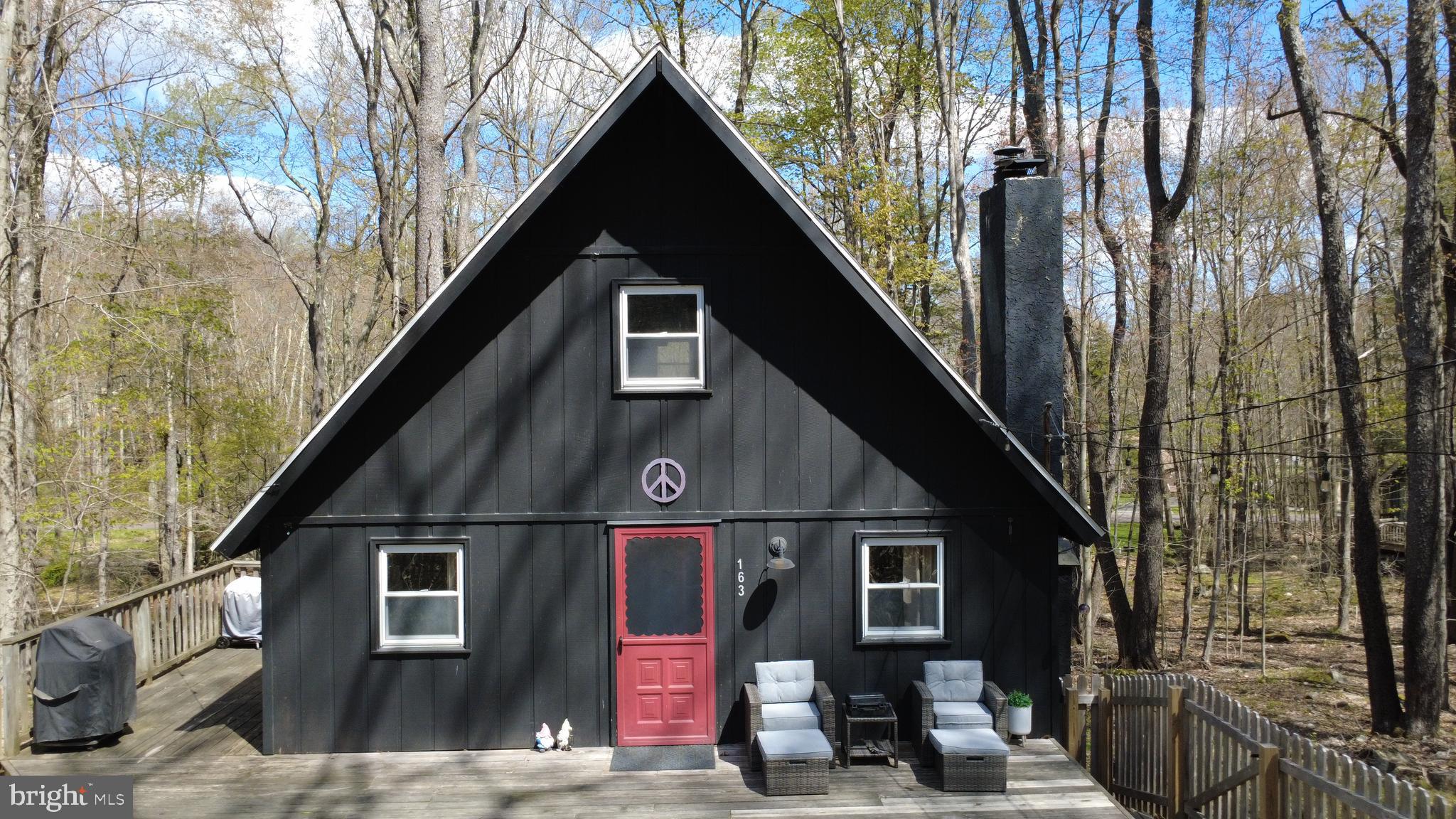 Summer is almost here and what is more fun than hanging out at the lake! Whether you are looking for a weekend retreat or a forever home this little Chalet in Arrowhead Lake is sure to please! We are bundling all of its character and furnishings, even the canoe, to give you a turn key vacation hotspot or investment opportunity. 3 bedrooms, 2 bath and the open concept chalet will give you a nice place to relax and that wood burning fireplace for the chilly evenings will keep you warm. Resting on just under a half an acre you have plenty of space for the firepit, cooking out on the grill or kicking back on the deck with a fenced area for the little ones. A full walk out basement gives a convenient space for storage. Arrowhead Lake offers swimming pools, 2 lakes for swimming and fishing as well as sandy beaches and the clubhouse with gym and game room! Time to enjoy yourself so come see what this home and the Arrowhead Lake community have to offer!