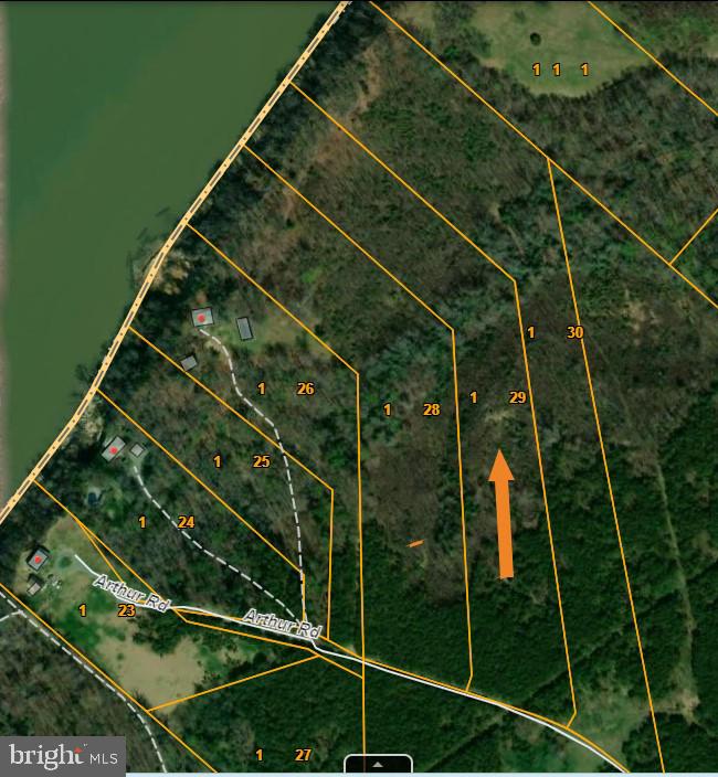Beautiful Water Front 10 acre Lot located on the Potomac River in King George. This property has an amended Declaration of Egress, Access Easements & Restrictive Covenants recorded. Close to Dahlgren, Colonial Beach & Fredericksburg (shopping, restaurants, vineyards, etc.).