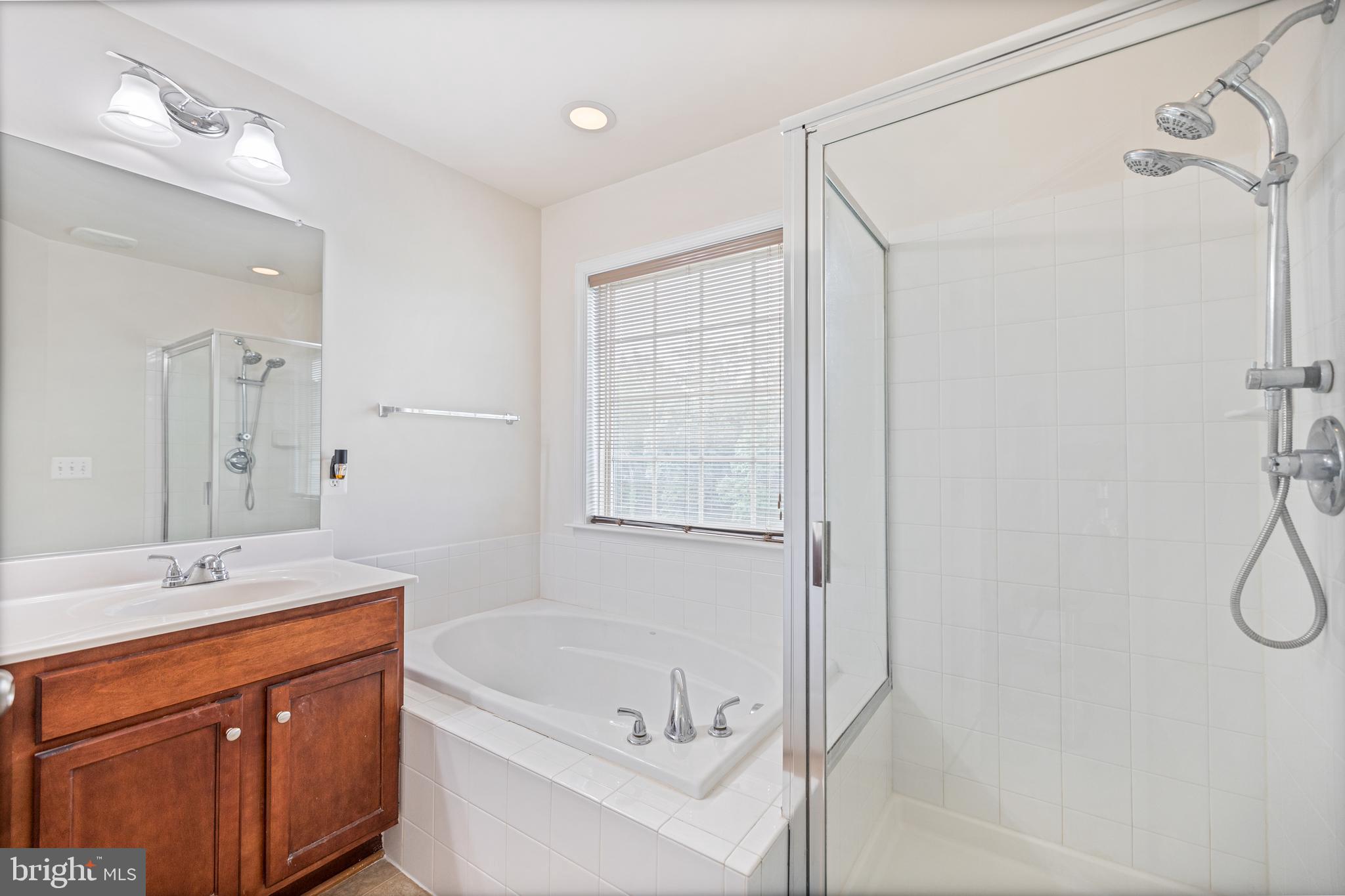 ALEXANDERS CHASE - Residential
