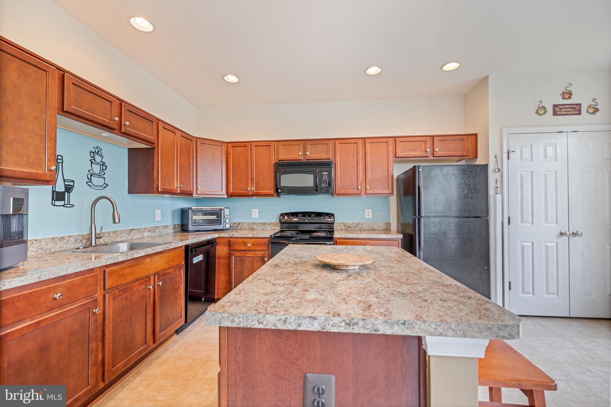 ALEXANDERS CHASE - Residential