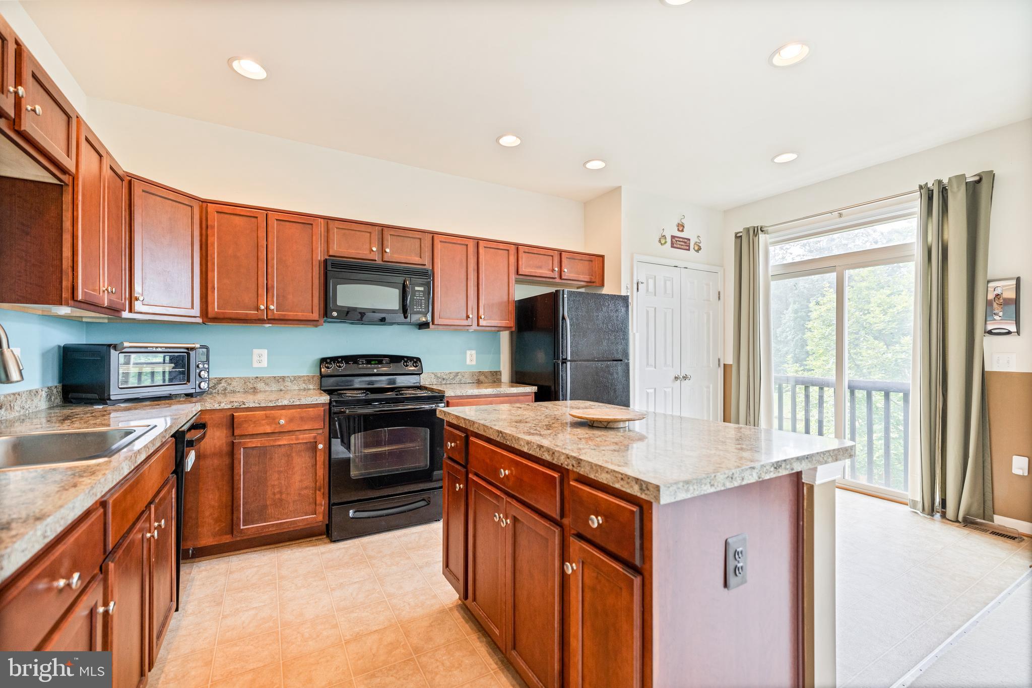 ALEXANDERS CHASE - Residential