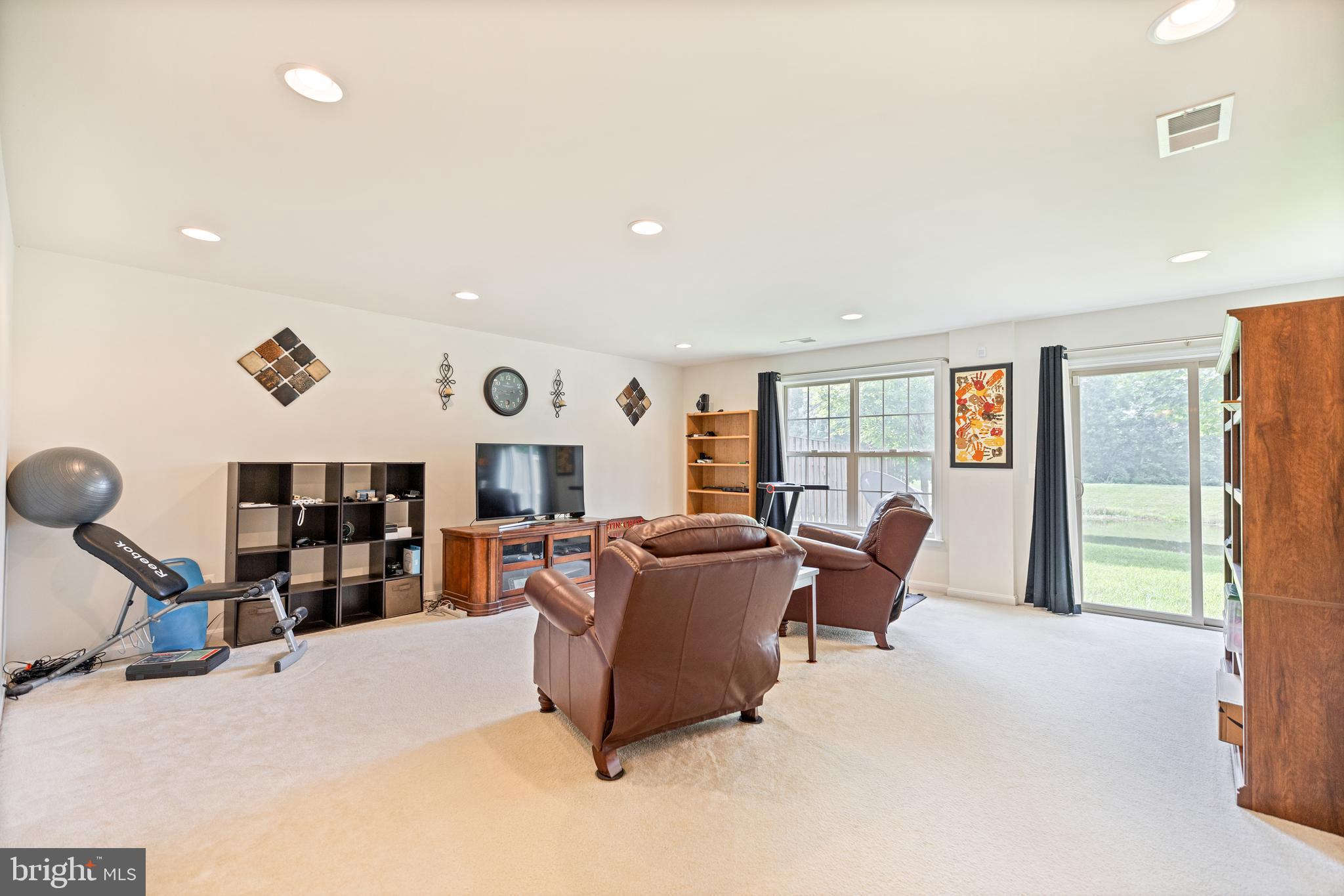 ALEXANDERS CHASE - Residential