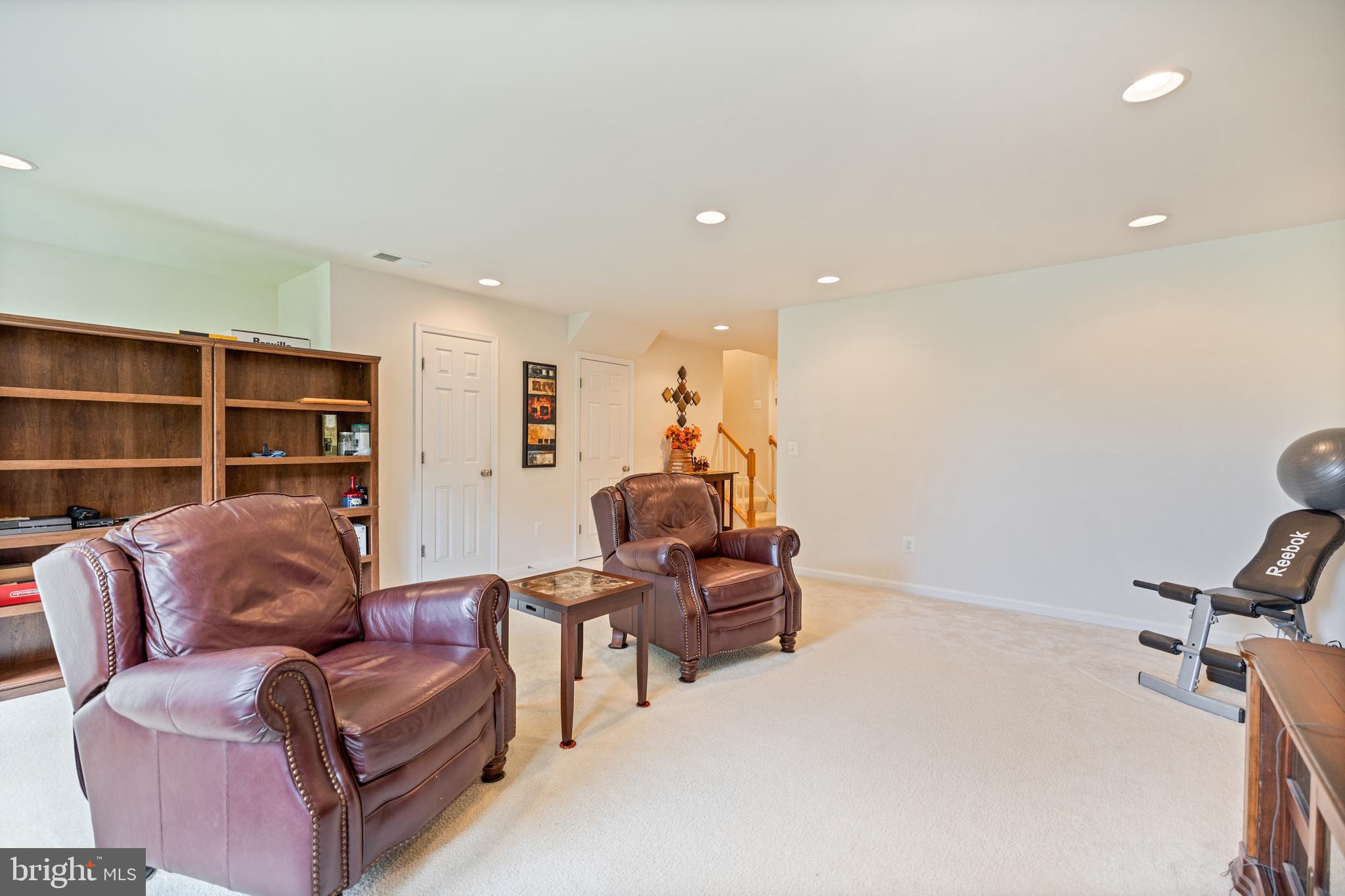 ALEXANDERS CHASE - Residential