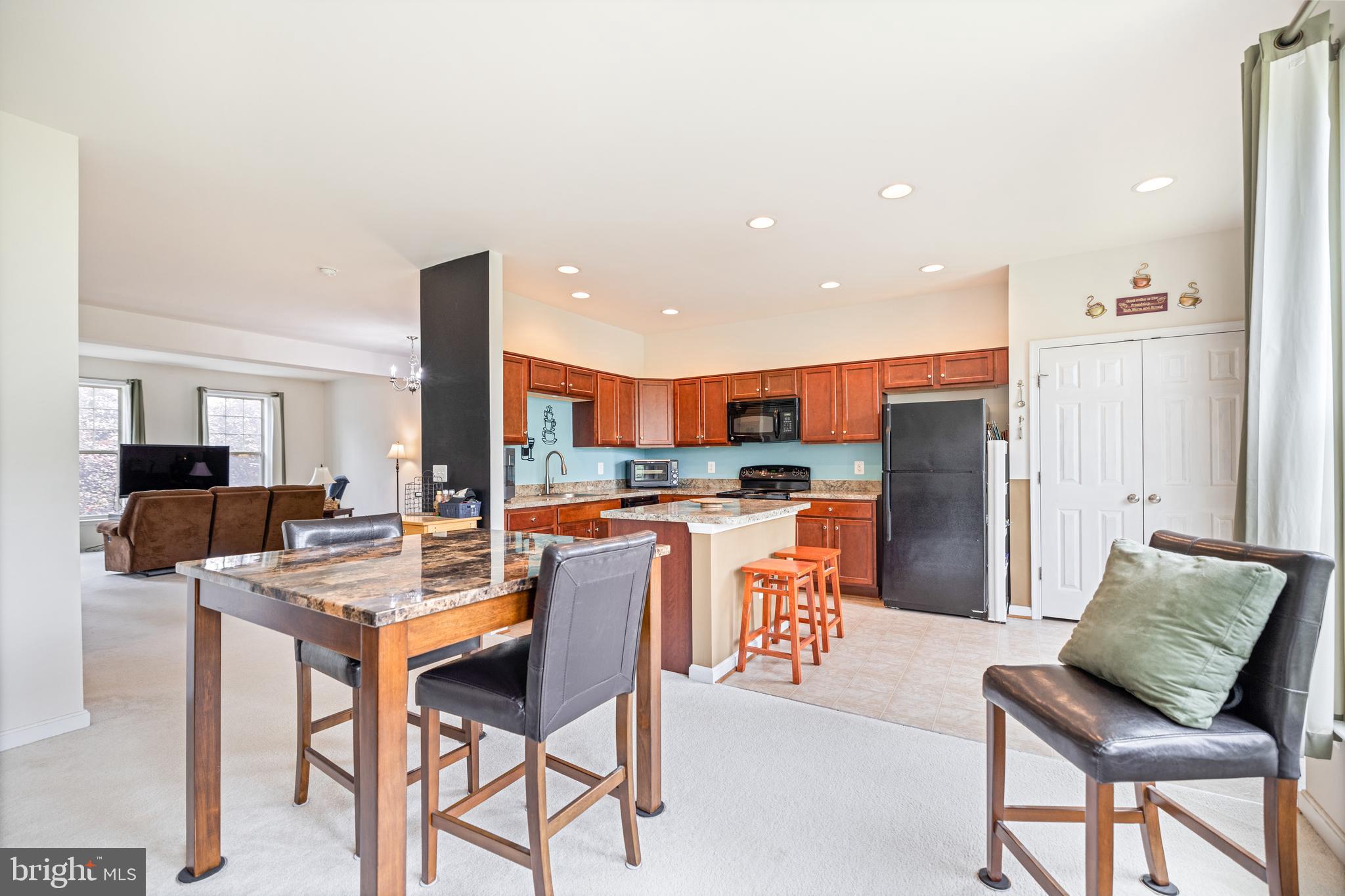 ALEXANDERS CHASE - Residential