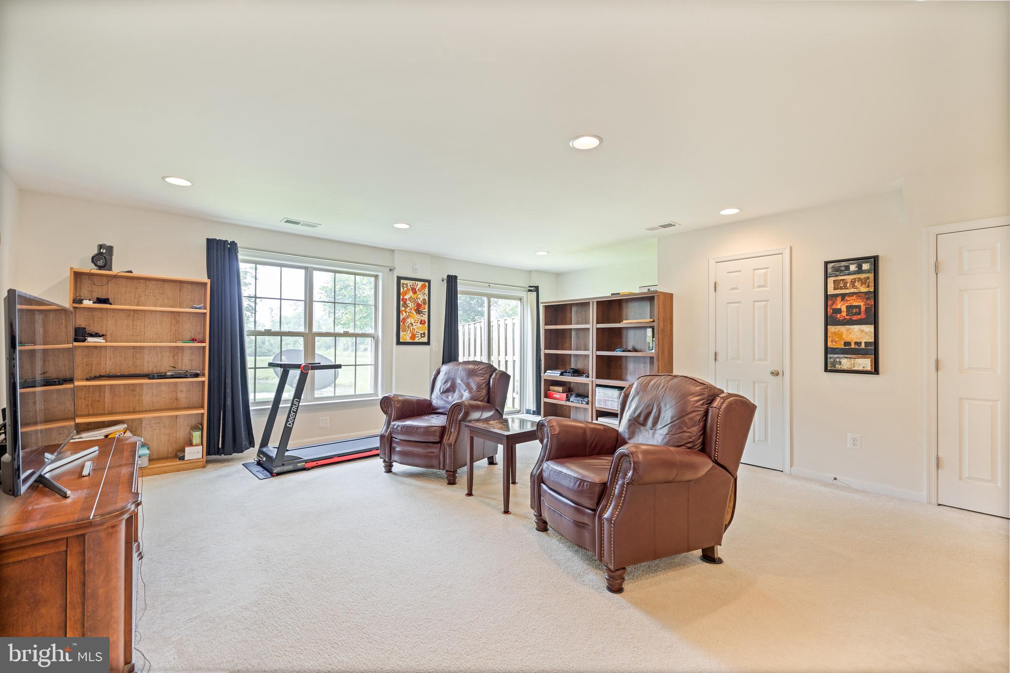 ALEXANDERS CHASE - Residential