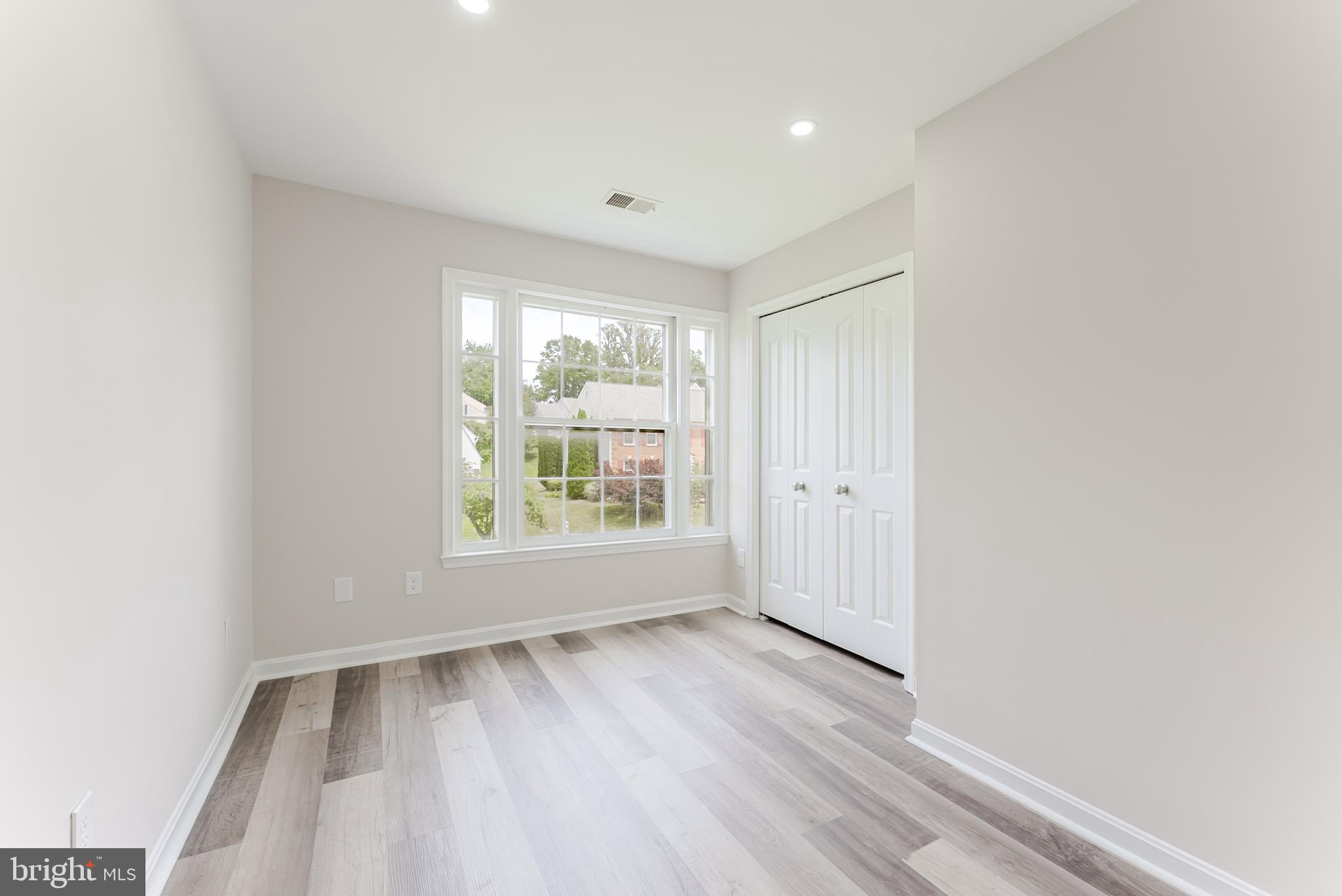 BURKEWOOD GLENN - Residential