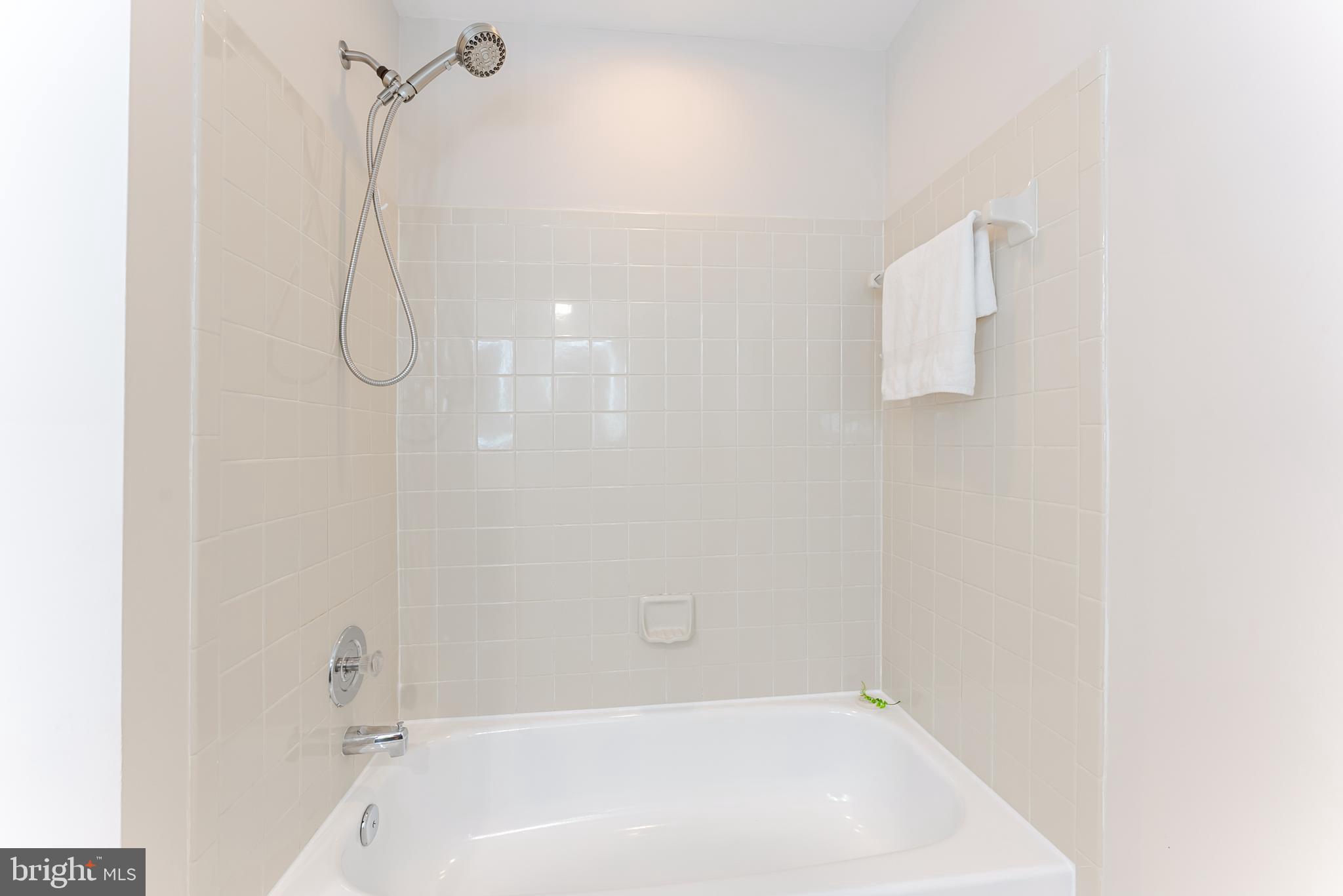 BURKEWOOD GLENN - Residential
