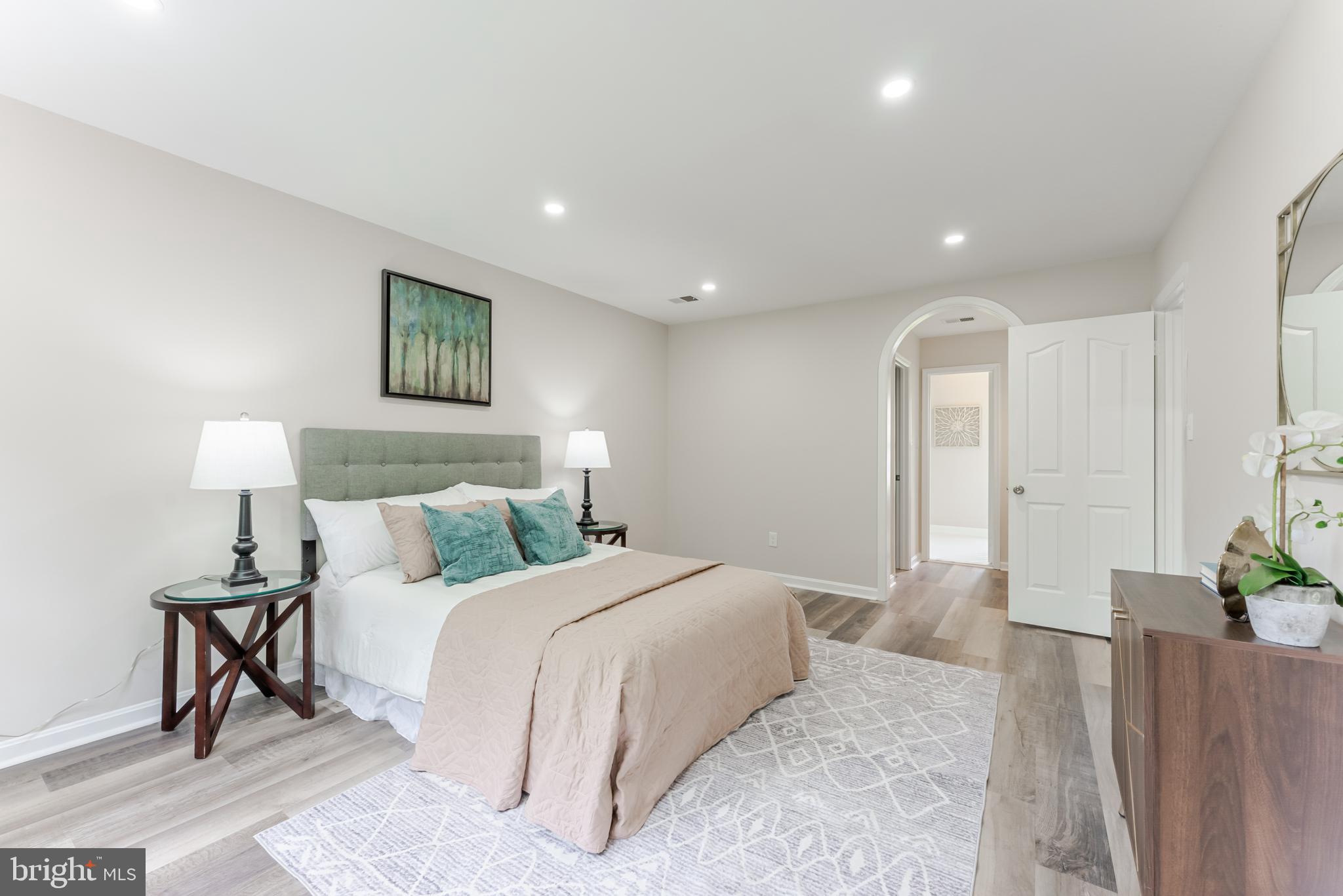 BURKEWOOD GLENN - Residential