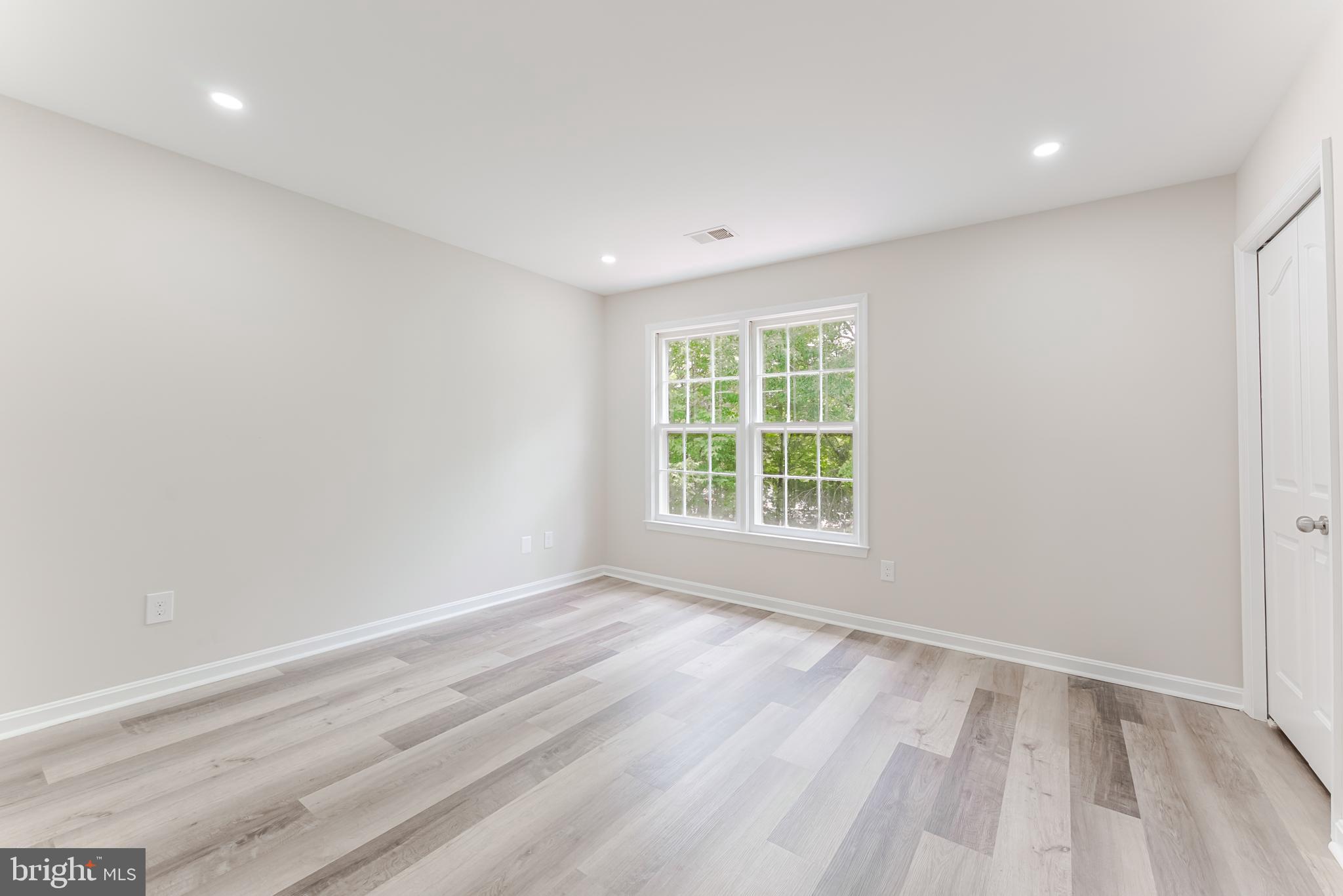 BURKEWOOD GLENN - Residential