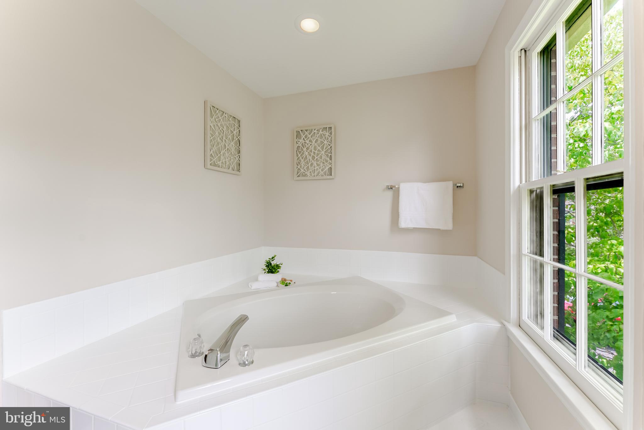 BURKEWOOD GLENN - Residential