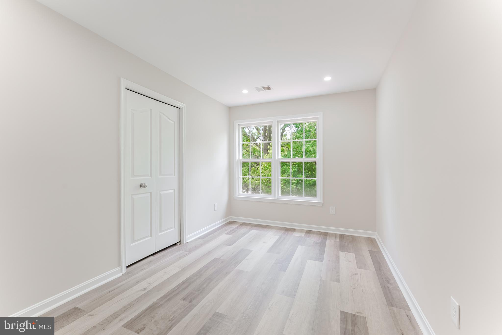 BURKEWOOD GLENN - Residential