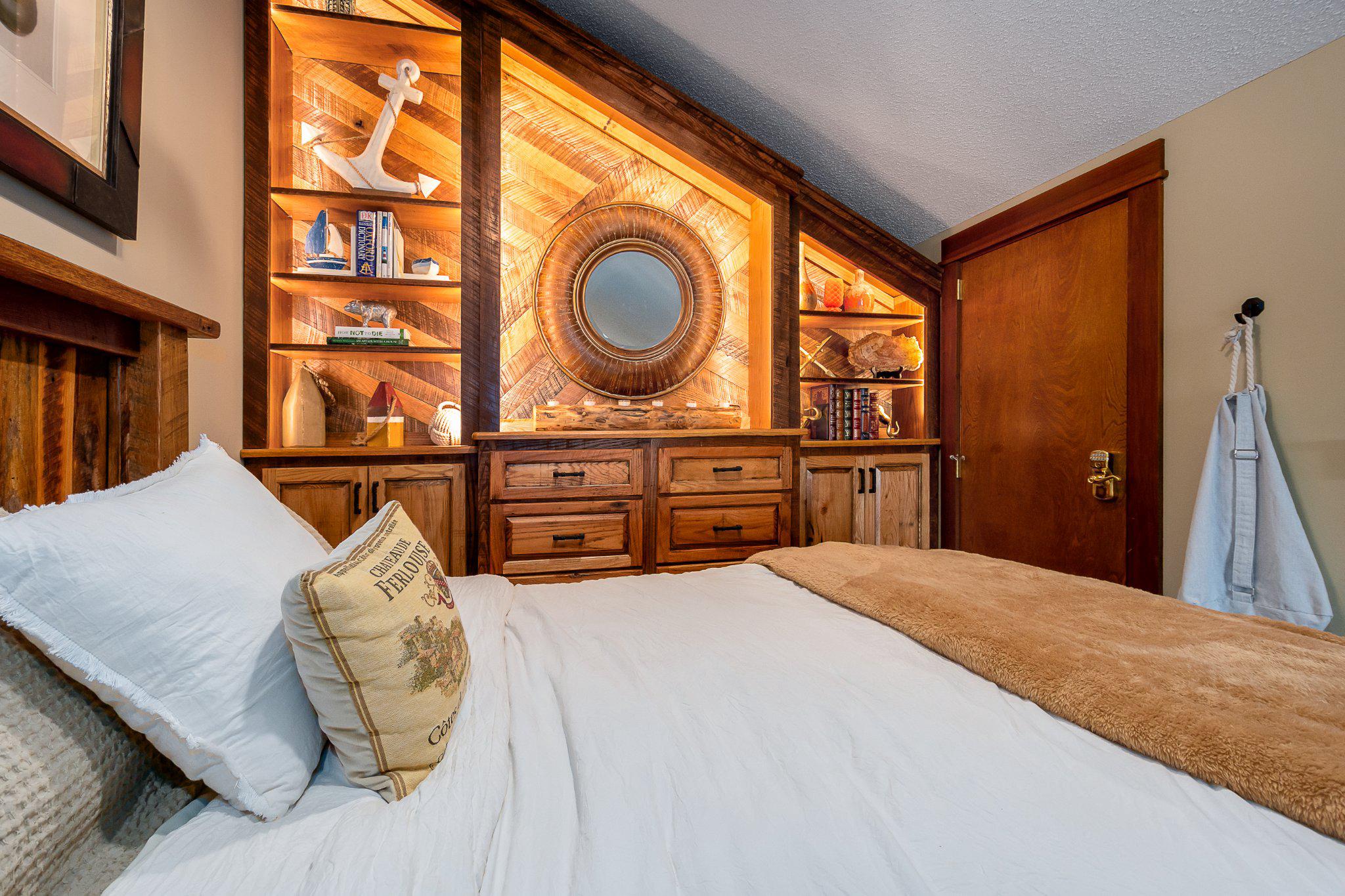 SILVER TREE SUITES - Residential