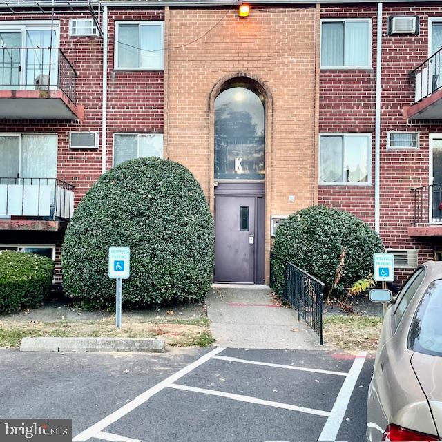 Welcome to the well-maintained, second-floor 1-bedroom, 1-bath unit in the Forest Glenn Condominiums. in the highly desirable Somerton area of Northeast Philadelphia, this property is conveniently located within walking distance to the train station, restaurants, and shops. This move-in-ready unit offers a fantastic opportunity for investors or owner occupants.