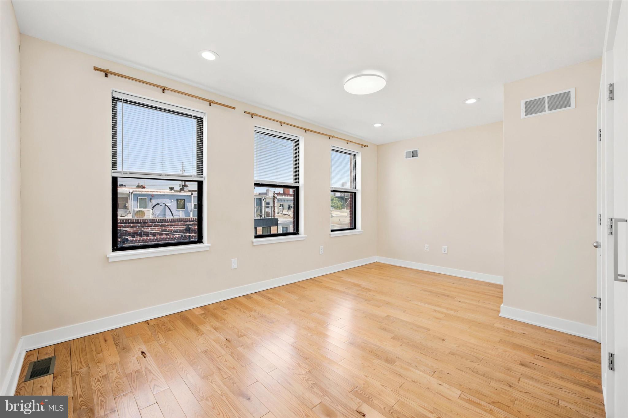 PASSYUNK SQUARE - Residential