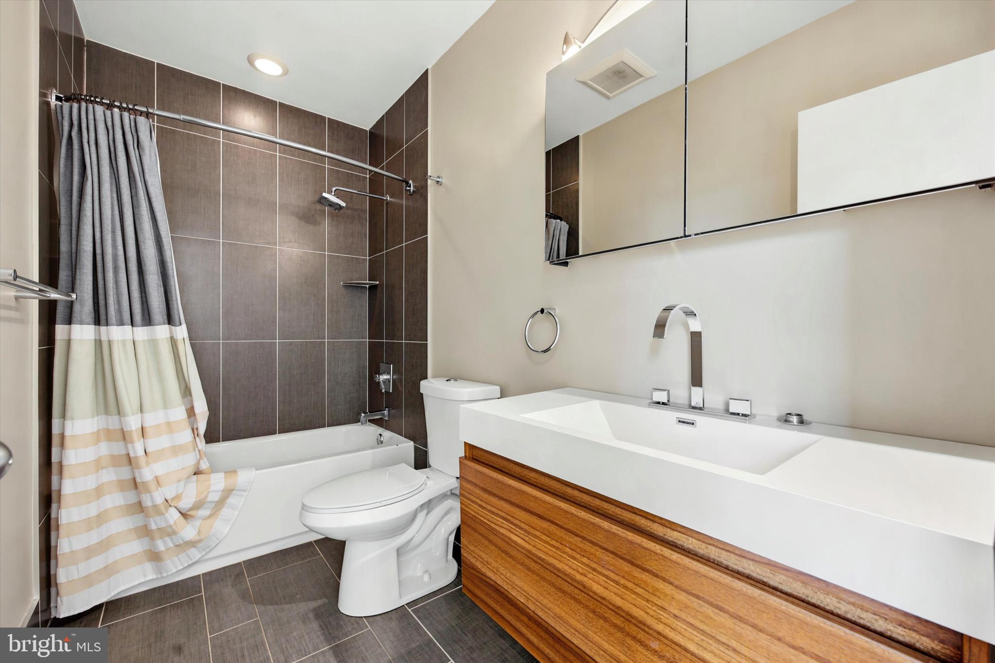 PASSYUNK SQUARE - Residential