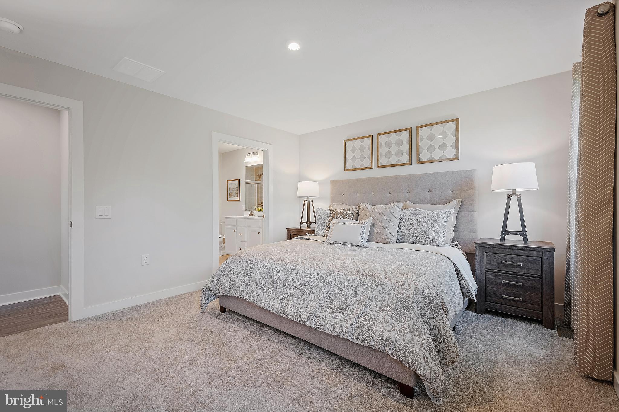 CARDINAL POINTE - Residential