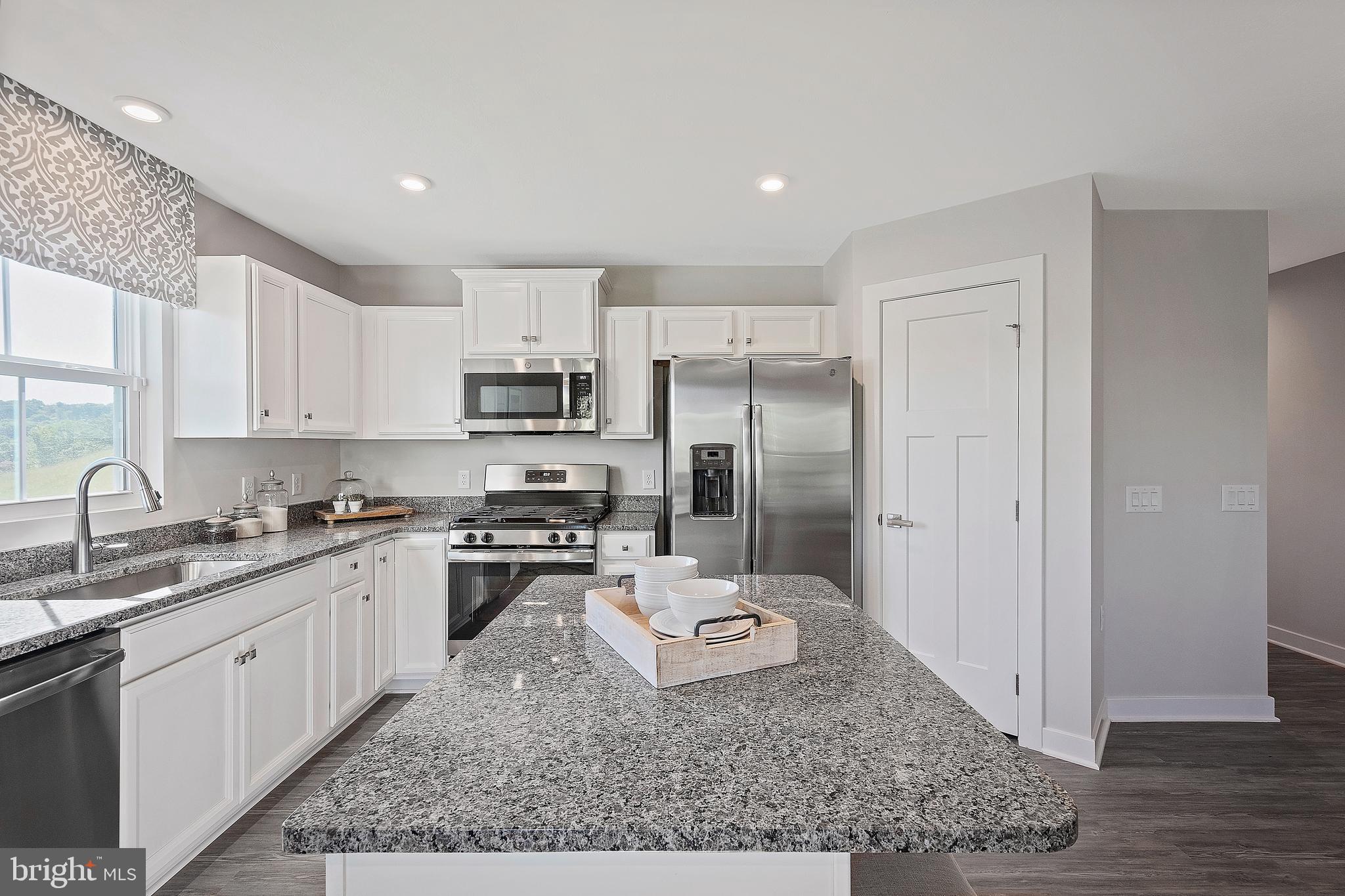 CARDINAL POINTE - Residential