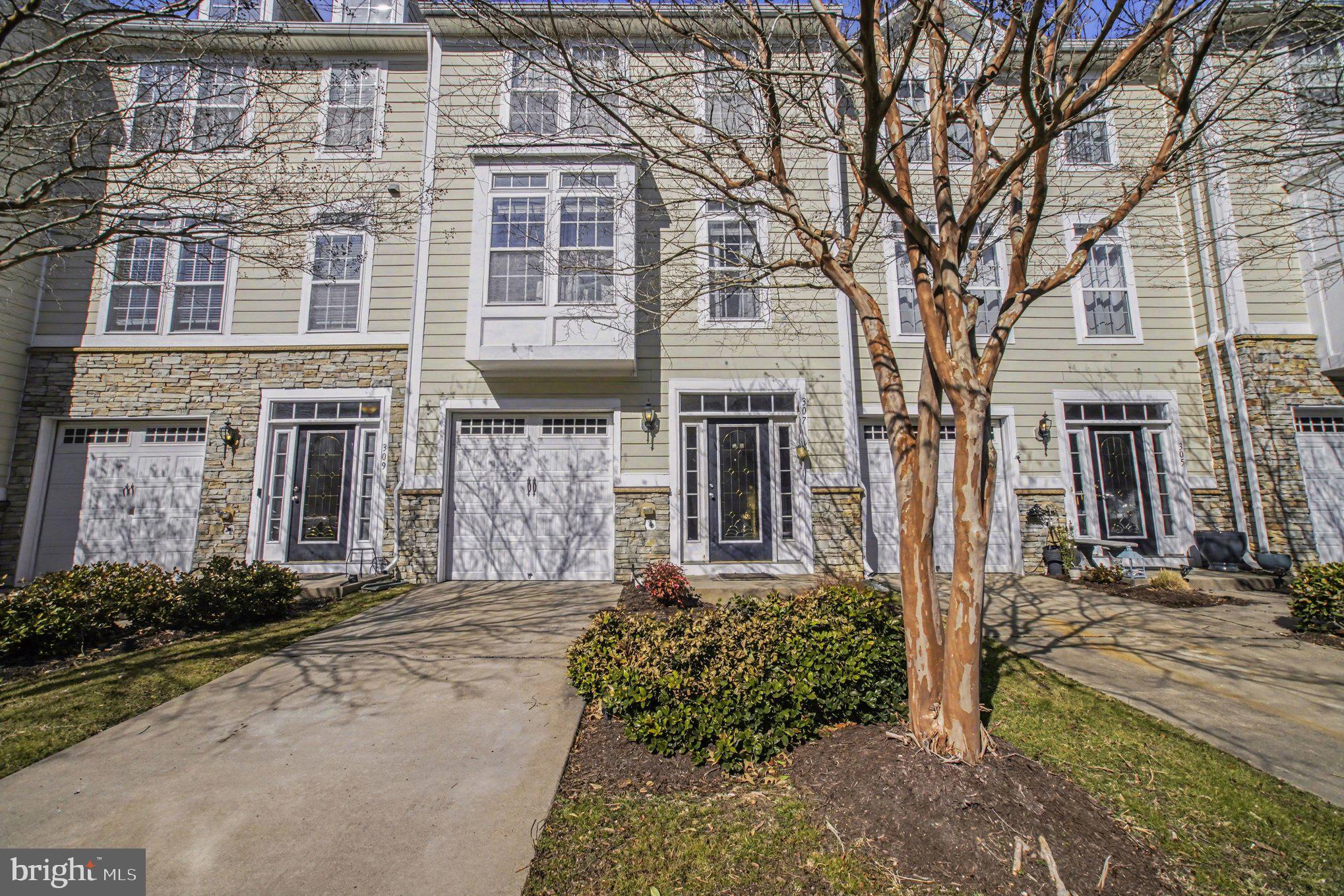 WELCOME HOME!  SPACIOUS 3 LEVEL TOWNHOME RIGHT OUTSIDE OF TOWN OF COLONIAL BEACH. 4 BEDROOMS, 3.5 BATHS, 1 CAR ATTACHED GARAGE, AND CHOP FULL OF AMAZING FEATURES.  THIS PROPERTY BOATS AN OPEN FLOOR PLAN FROM LIVING ROOM TO KITCHEN,  SOARING 9FT CEILINGS, LARGE EAT IN KITCHEN WITH STAINLESS STEEL APPLIANCES, ISLAND, AND SUNROOM BUMP OUT. YOU WILL LOVE THE LARGE WALKOUT BASEMENT REC ROOM, LARGE PRIMARY SUITE WITH WALK IN CLOSET, LUXURY BATHROOM  WITH SOAKING TUB, DOUBLE VANITIES, CERAMIC TILE FLOORING AND STAND UP SHOWER! LARGE TREX BACK DECK FOR ALL OF YOUR OUTDOOR ENJOYMENT!  ALL NESTLED IN QUIET COMMUNITY WITH BEAUTIFUL VIEWS AND ACCESS TO COMMUNITY BOAT LAUNCH AND MONROE CREEK!