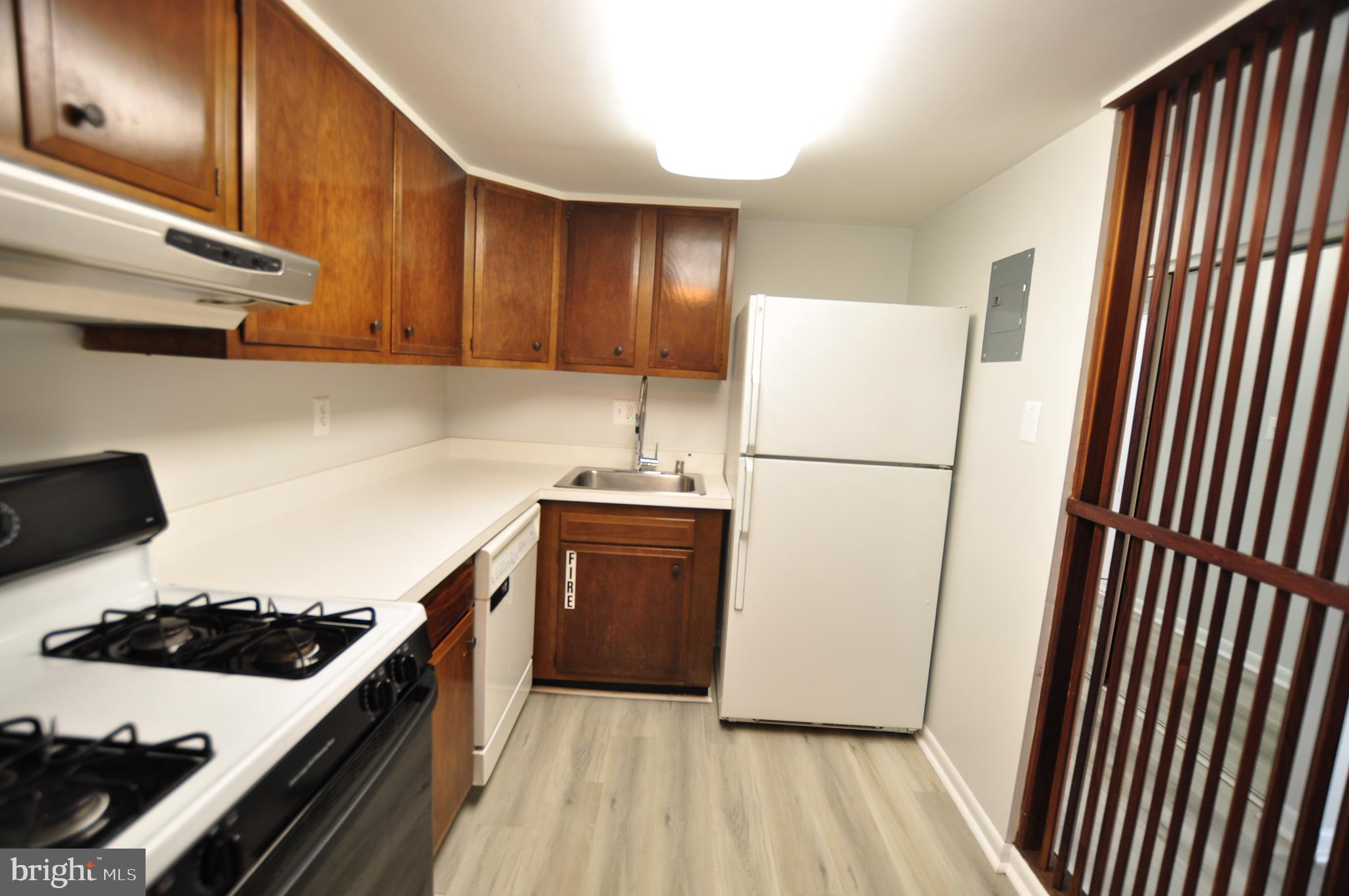 MONTGOMERY CENTURY - Residential Lease
