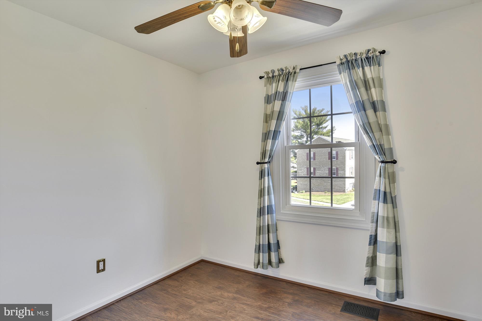 THE MEADOWS - Residential