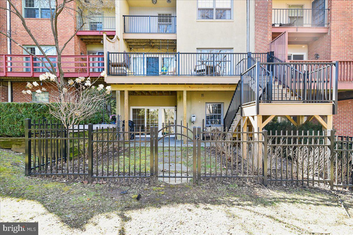 THORNTON WOOD - Residential
