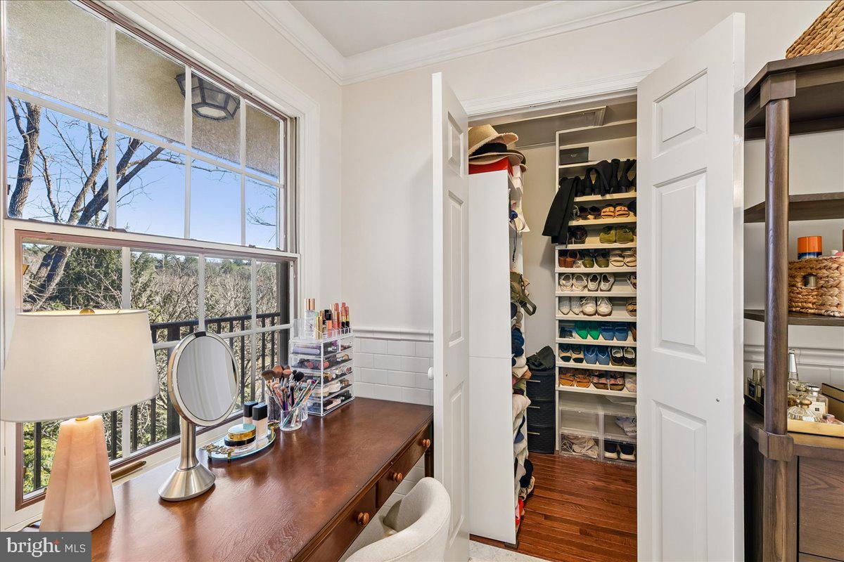 THORNTON WOOD - Residential
