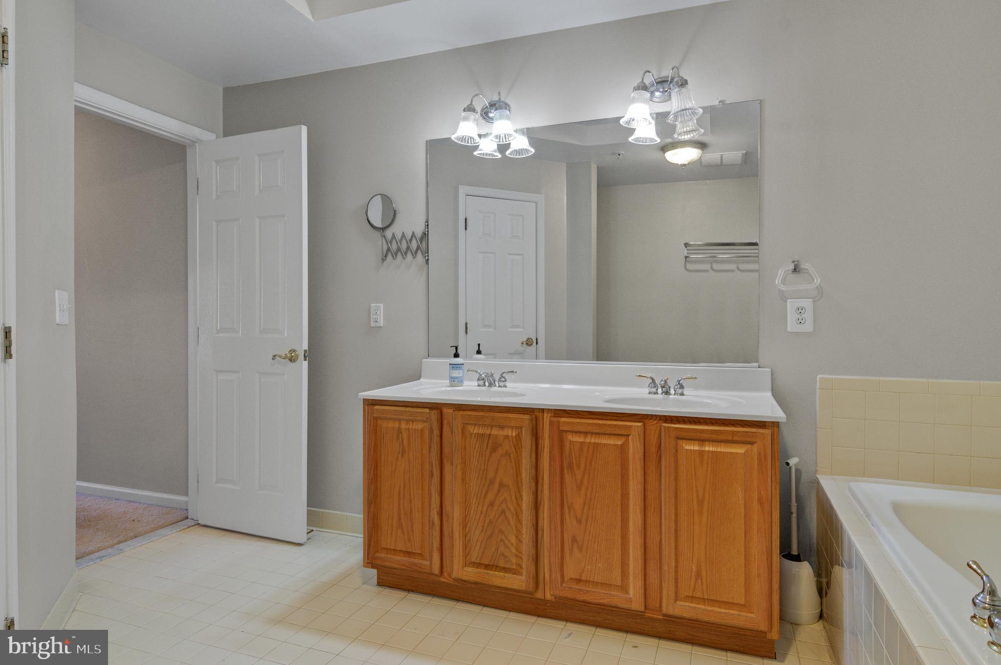 WILLOW OAKS - Residential Lease