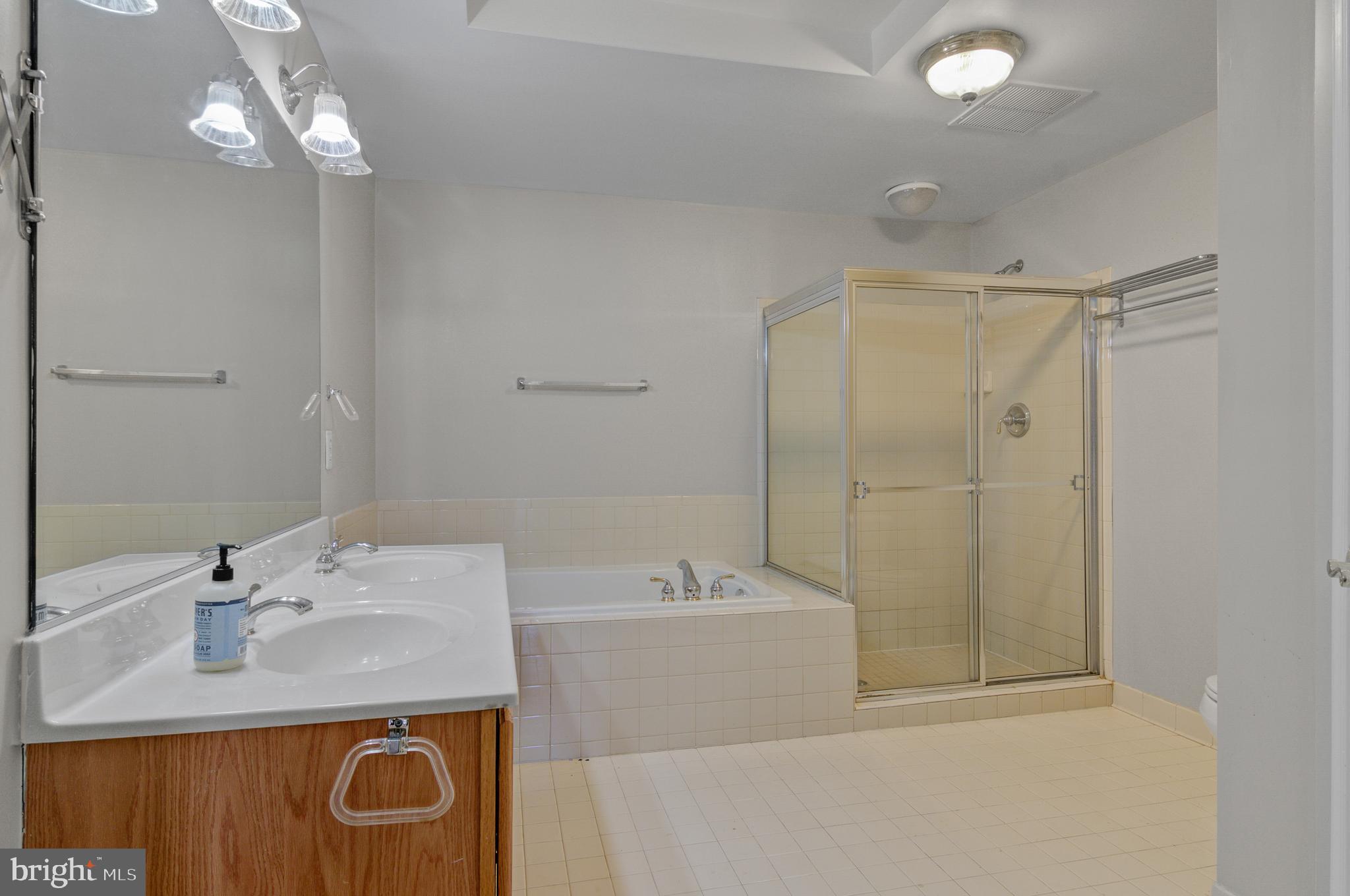 WILLOW OAKS - Residential Lease