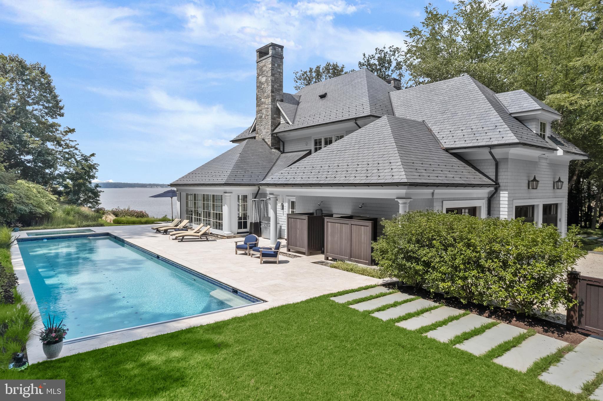 GIBSON ISLAND - Residential