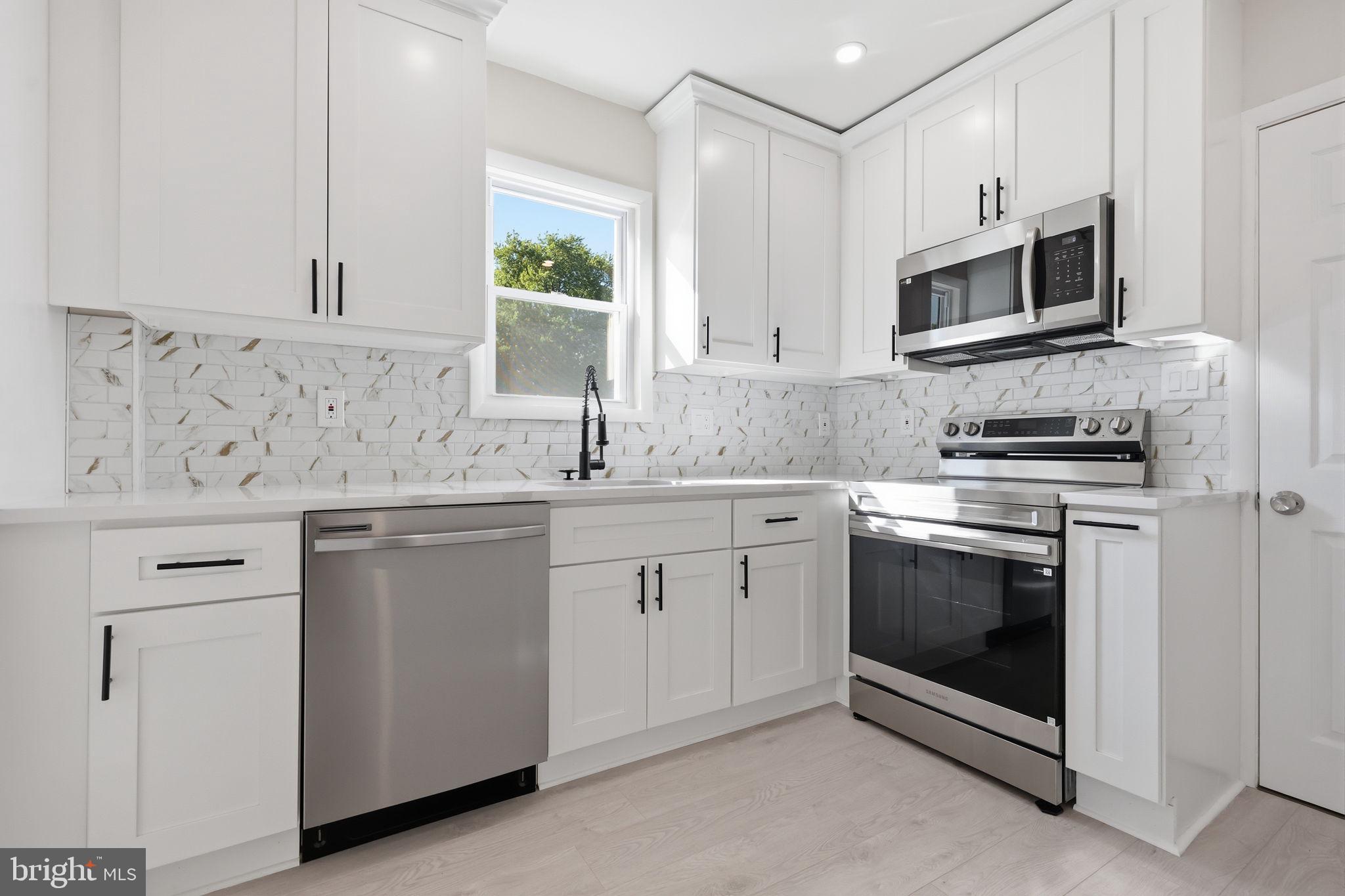 FEASTERVILLE HGTS - Residential