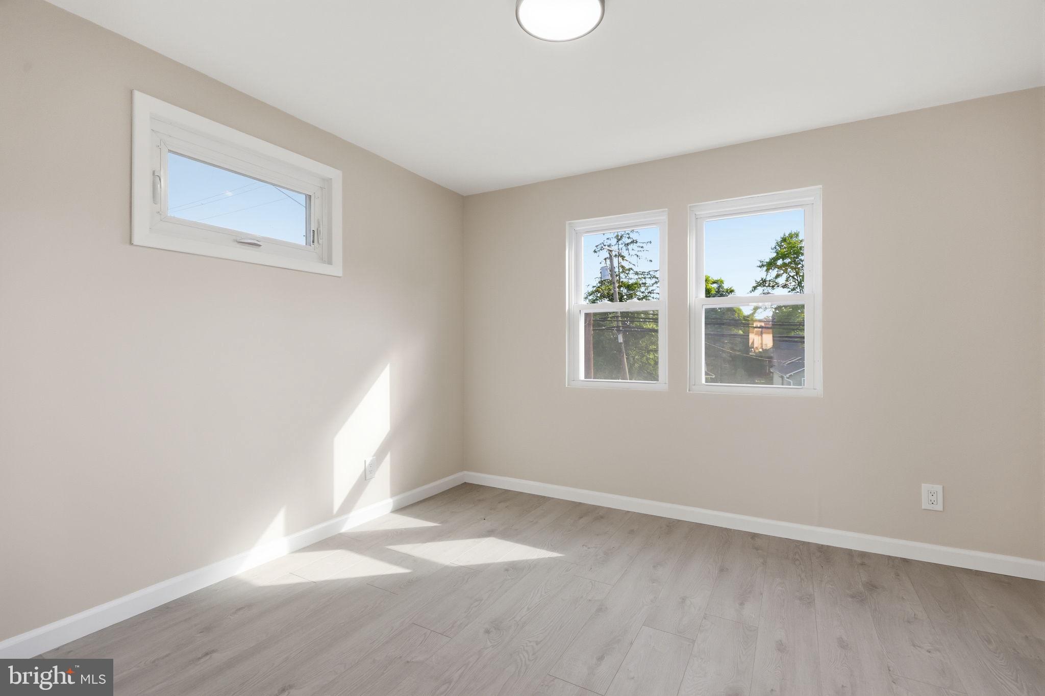 FEASTERVILLE HGTS - Residential
