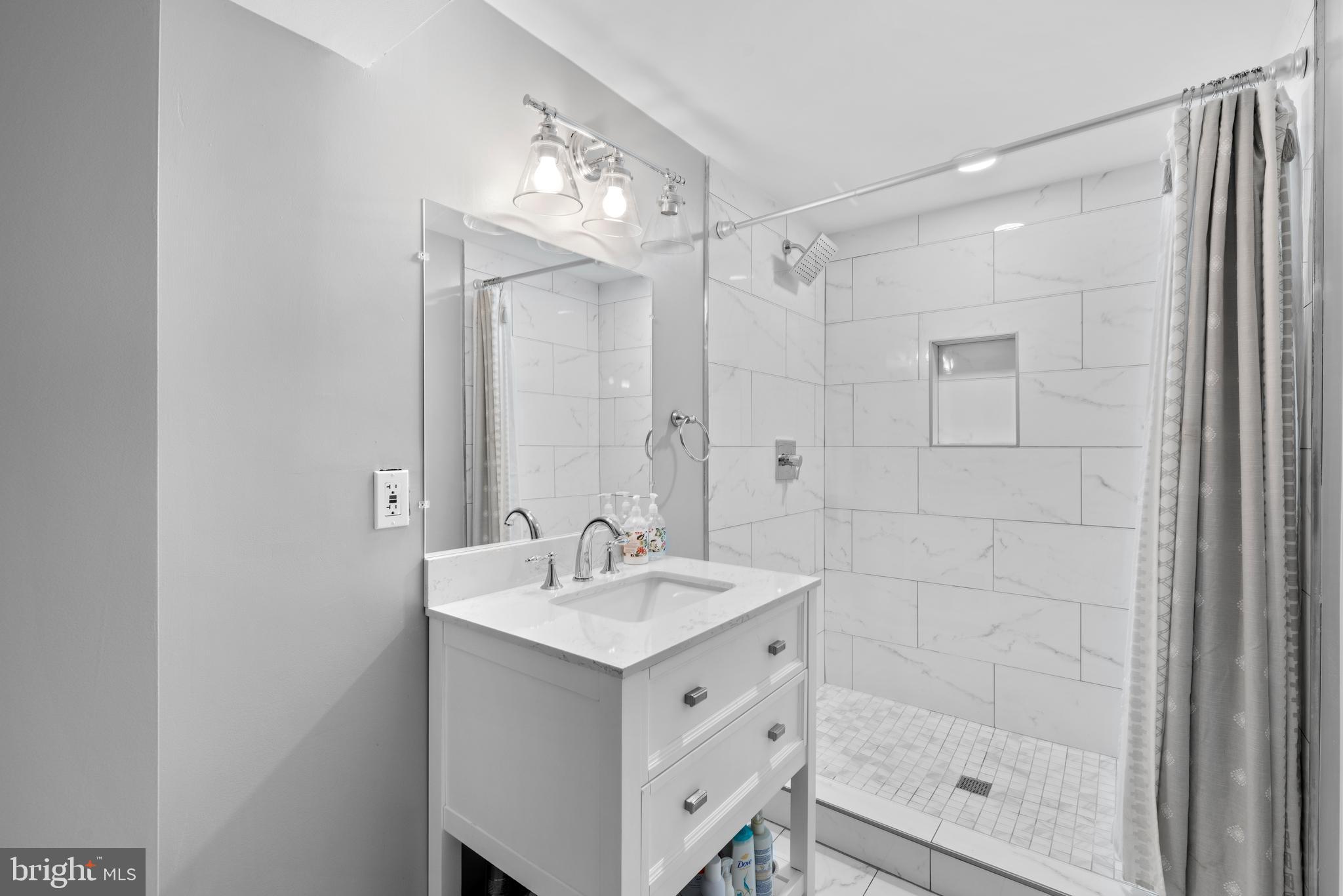 BROOKVILLE KNOLLS - Residential