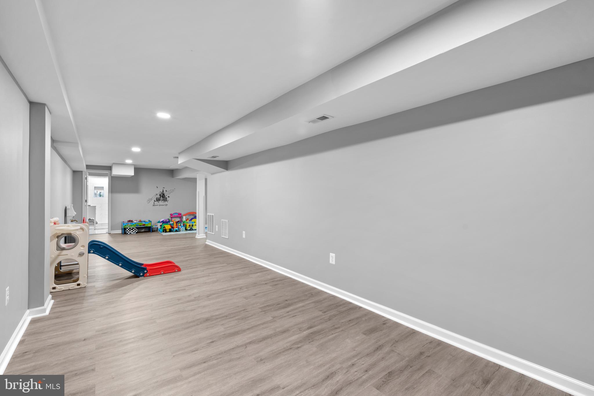 BROOKVILLE KNOLLS - Residential